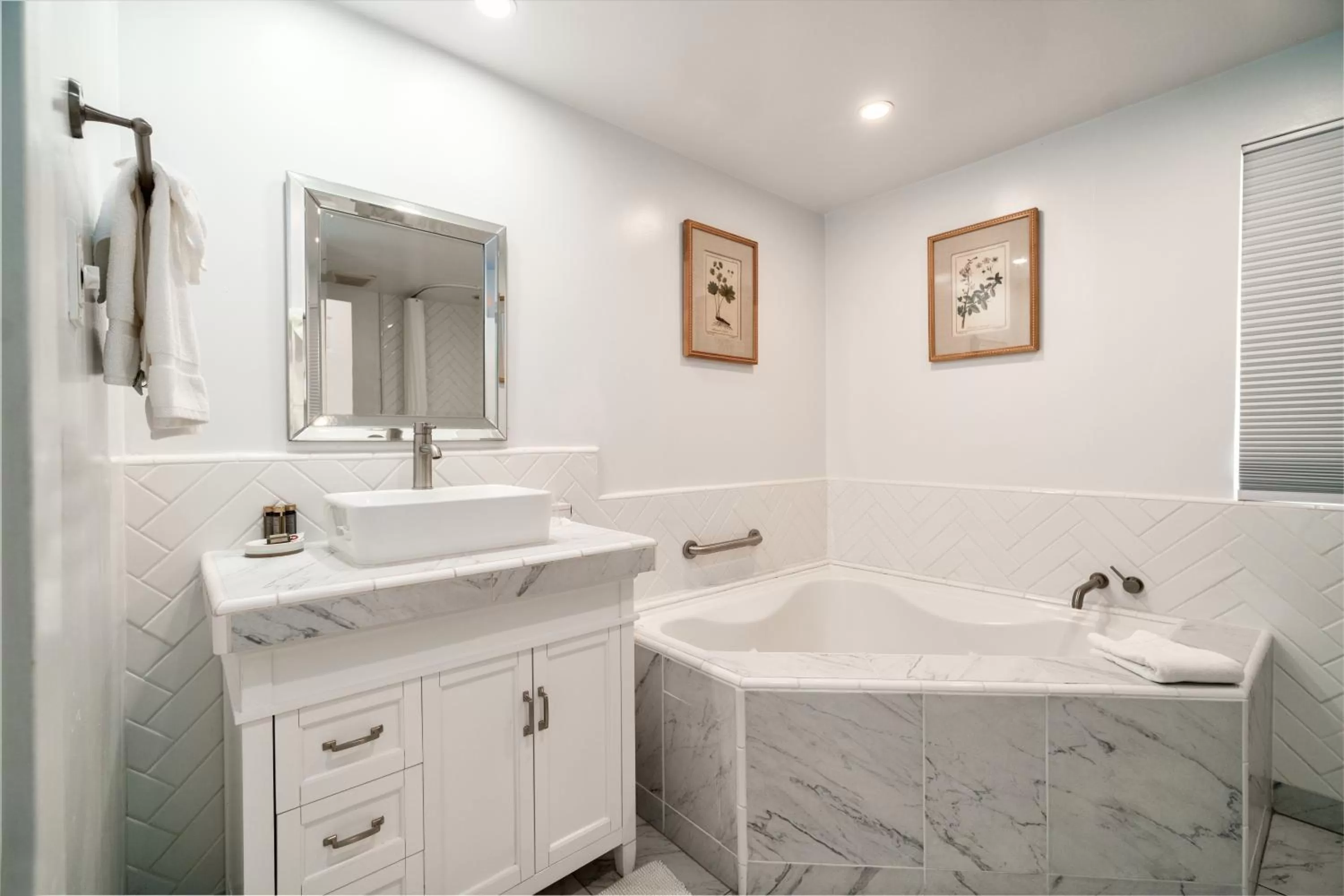 Bathroom in Agate Cove Inn