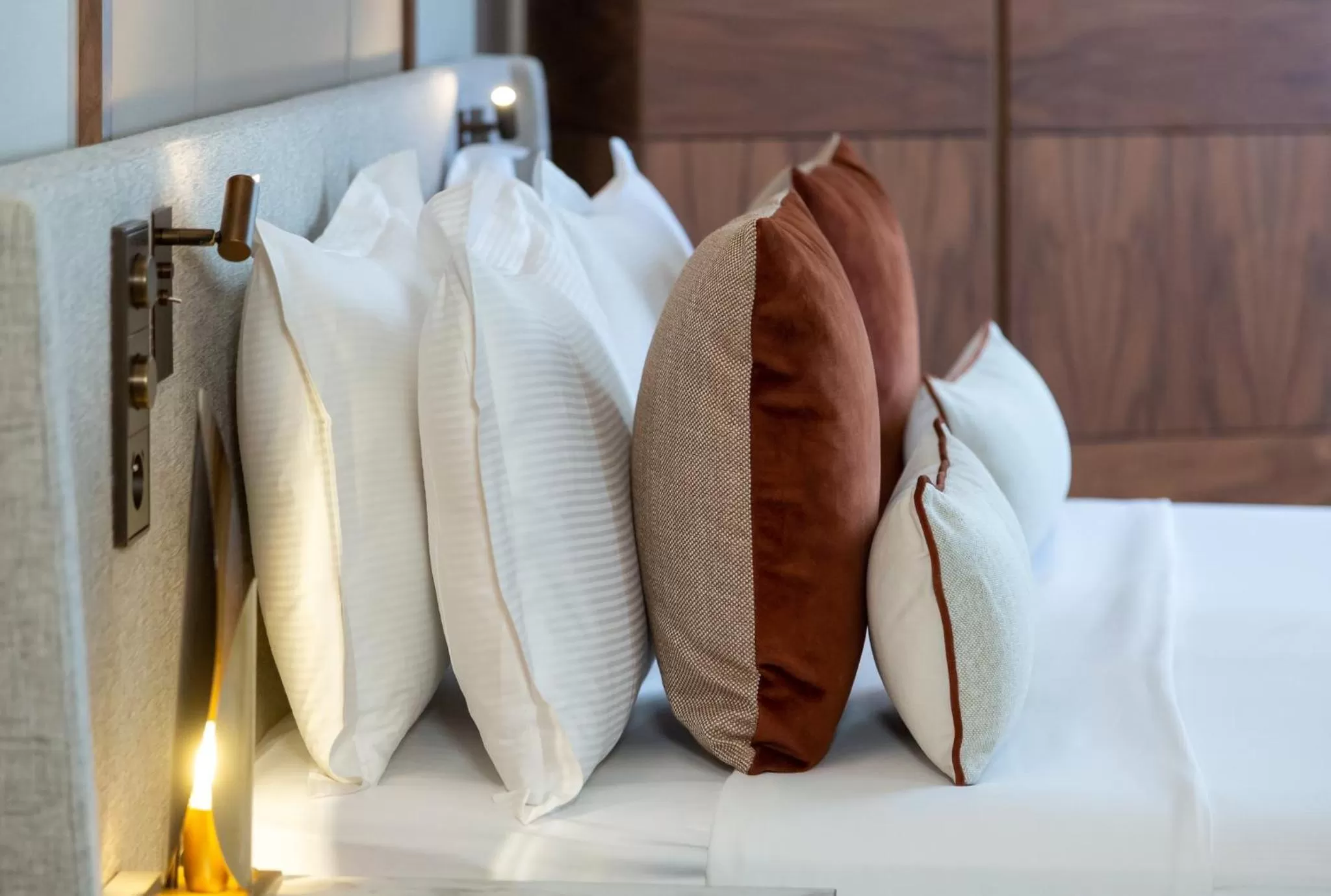 Photo of the whole room, Bed in InterContinental Paris Champs Elysées Etoile by IHG