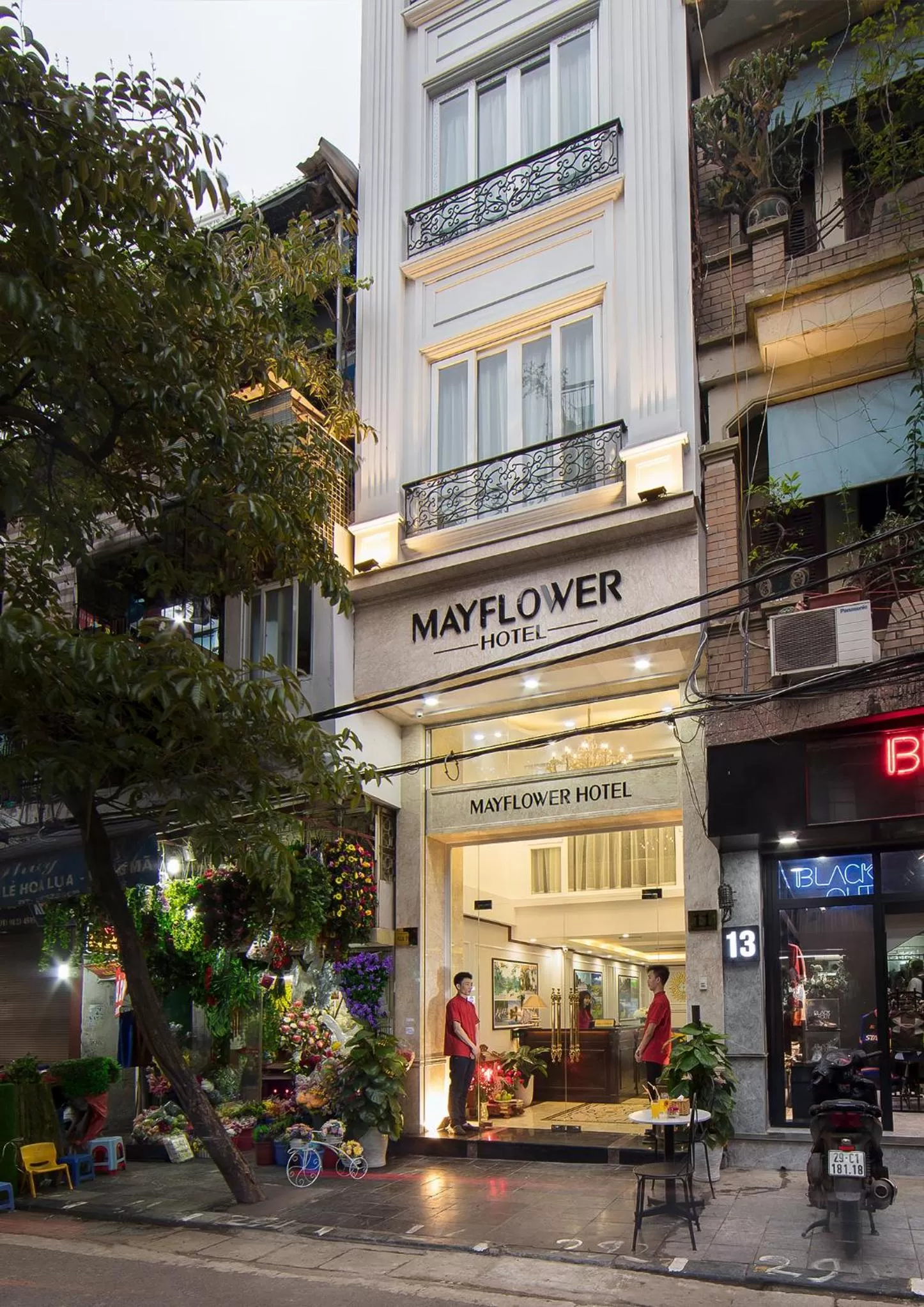 Property building in MayFlower Hotel- Central Old Quarter