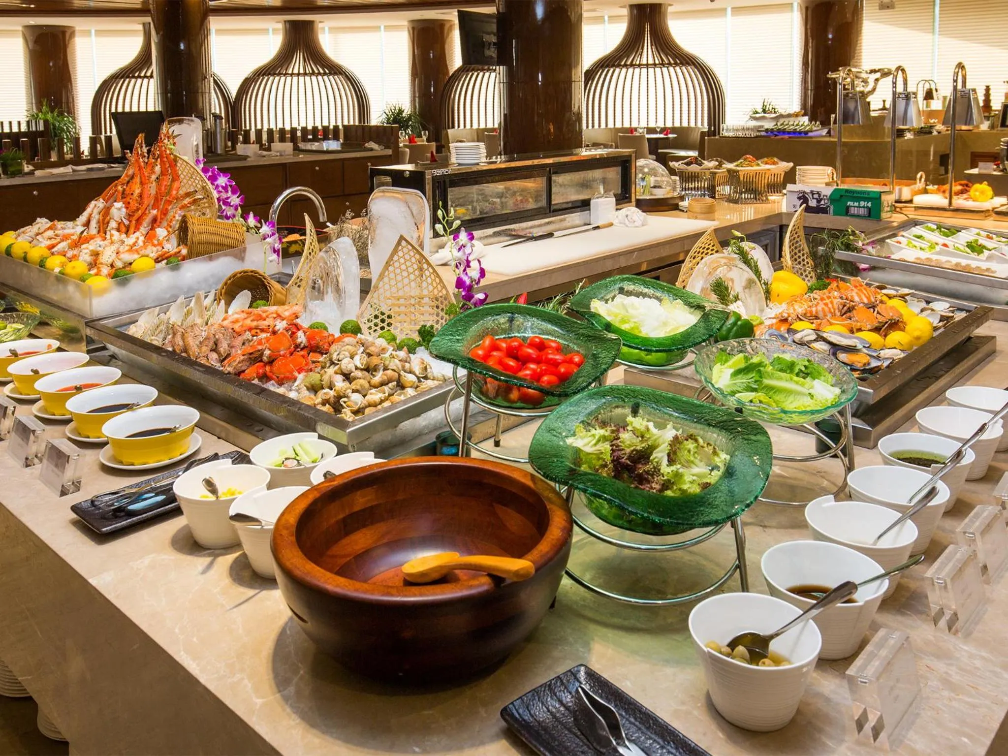 Lunch in Wan Yue Grand Skylight Hotel