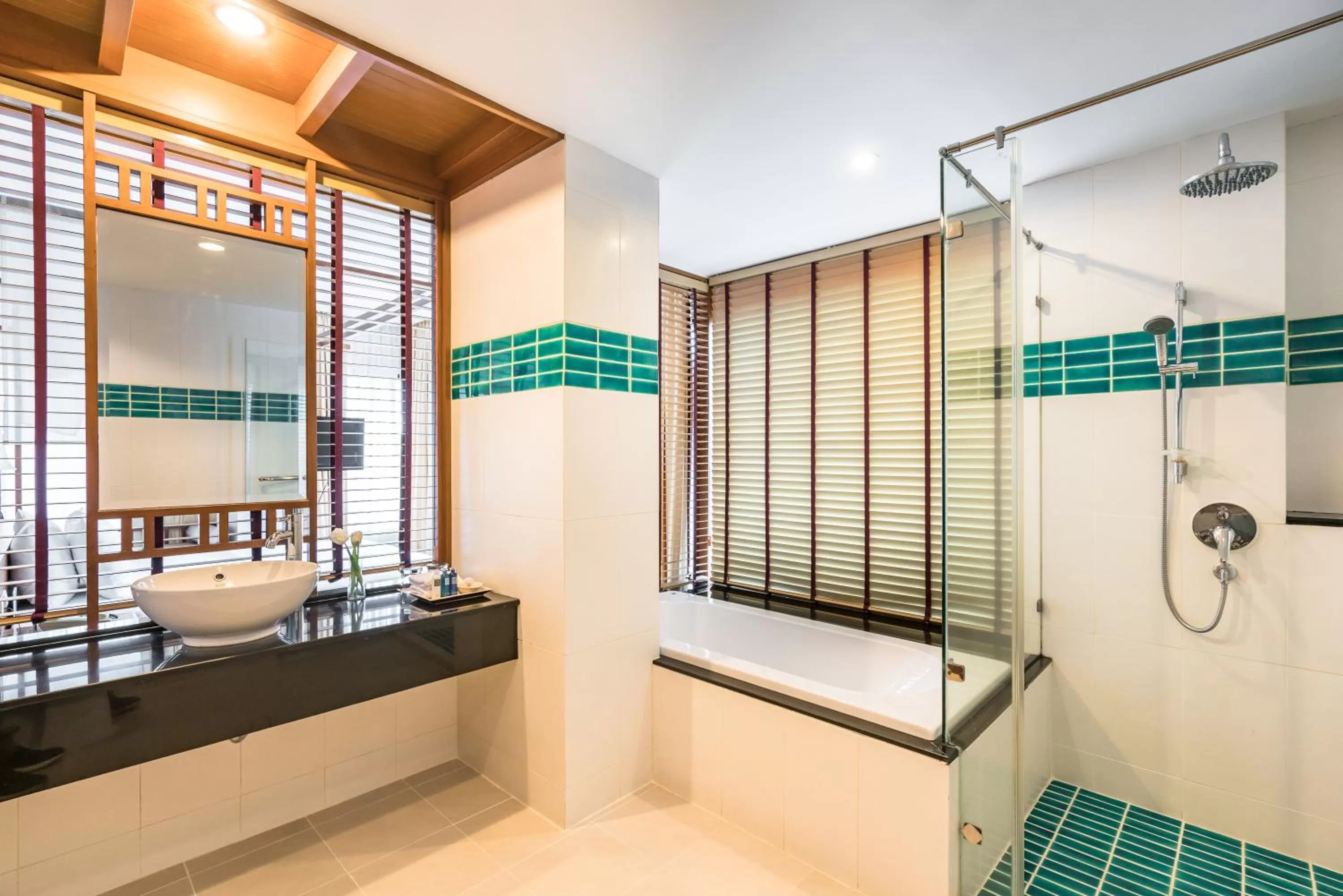Shower in Cosy Beach Hotel - SHA Extra Plus