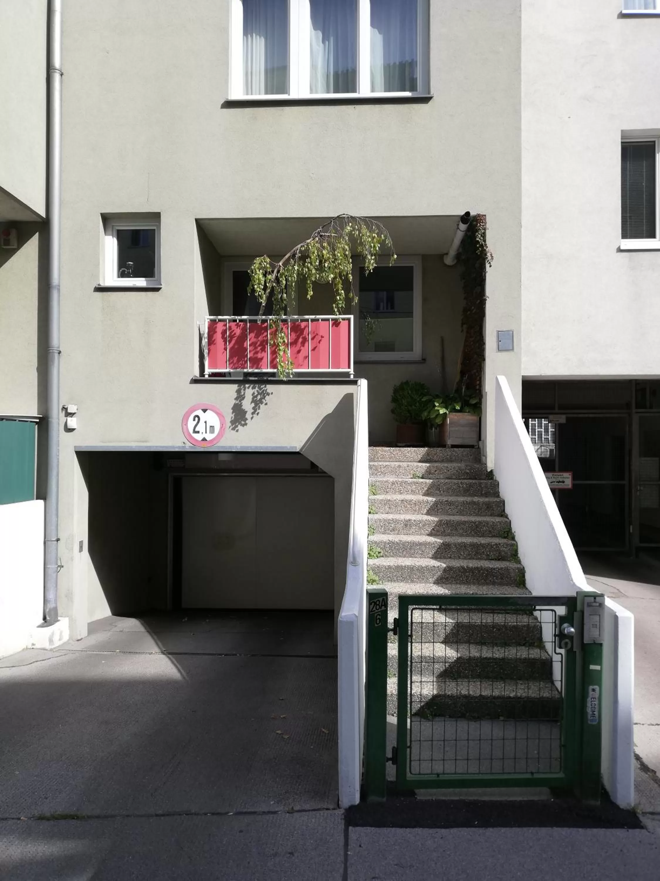 Facade/entrance in Room in maisonette with garden, parking place