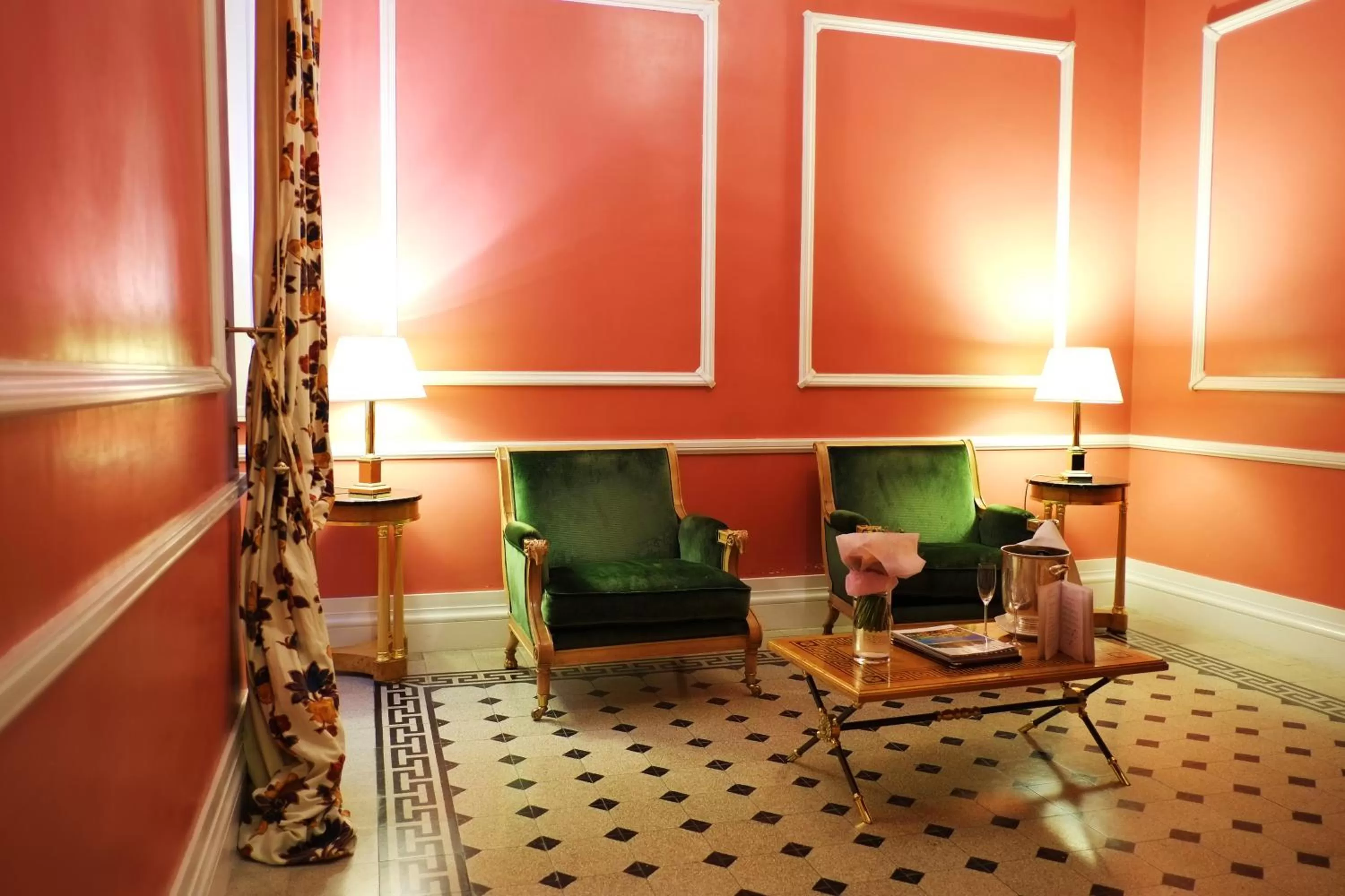 Bedroom in Hotel Albani Firenze