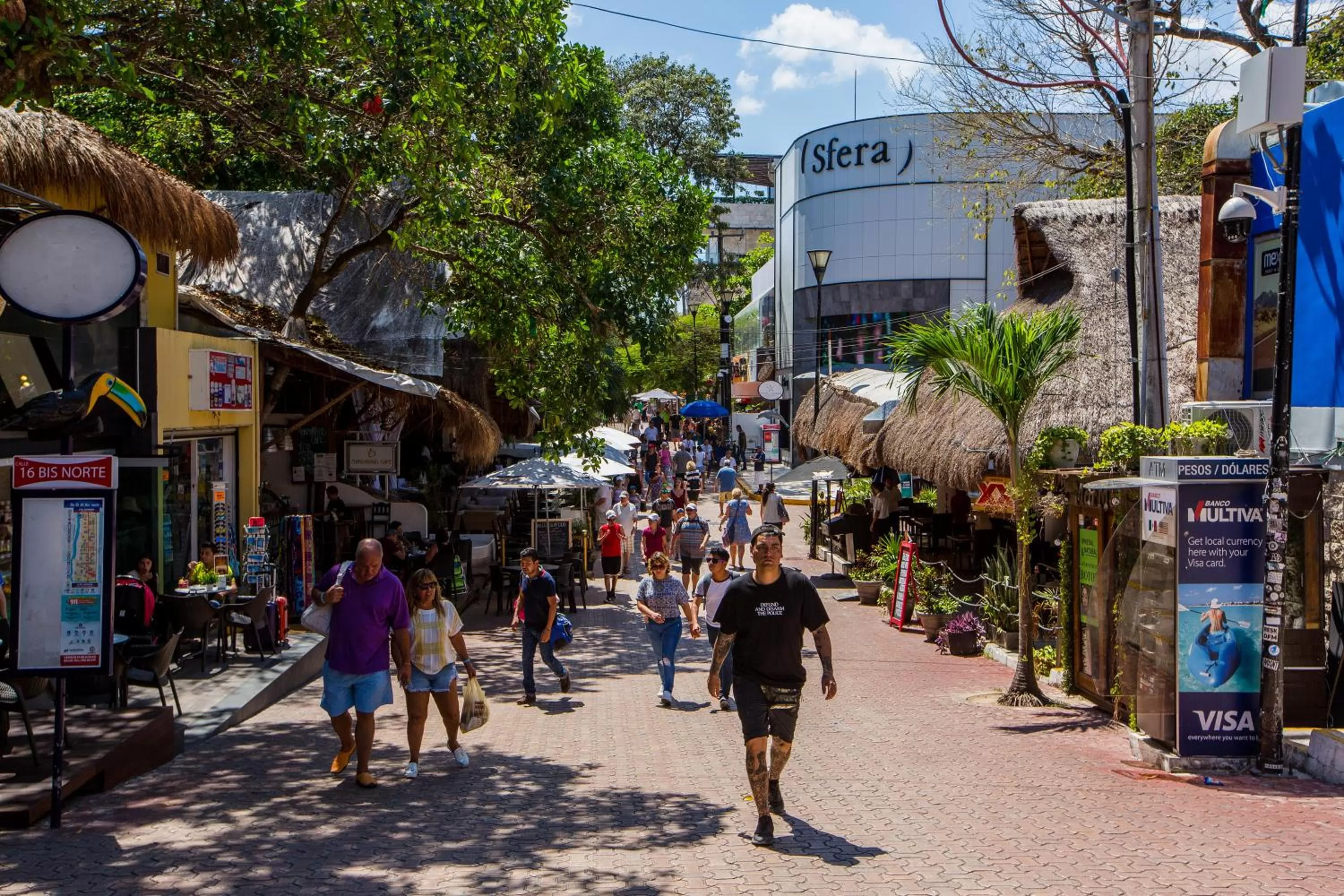 On-site shops in Luxury apartment two