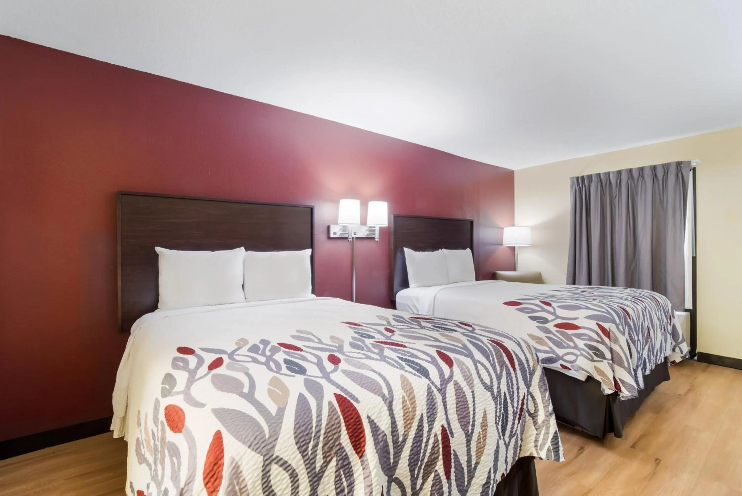 Photo of the whole room, Bed in Red Roof Inn Augusta – Washington Road