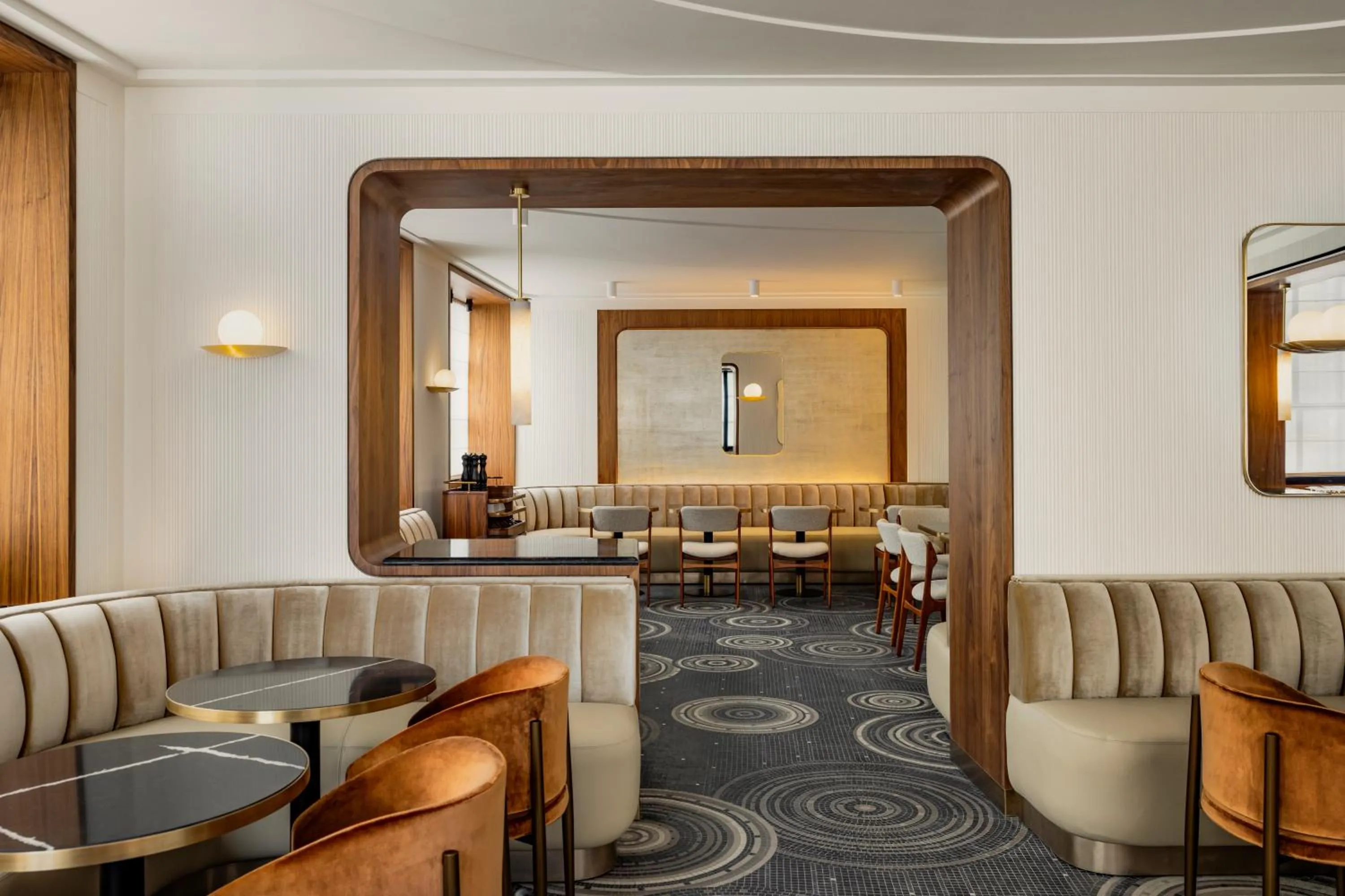 Restaurant/places to eat in Pavillon Faubourg Saint-Germain & Spa