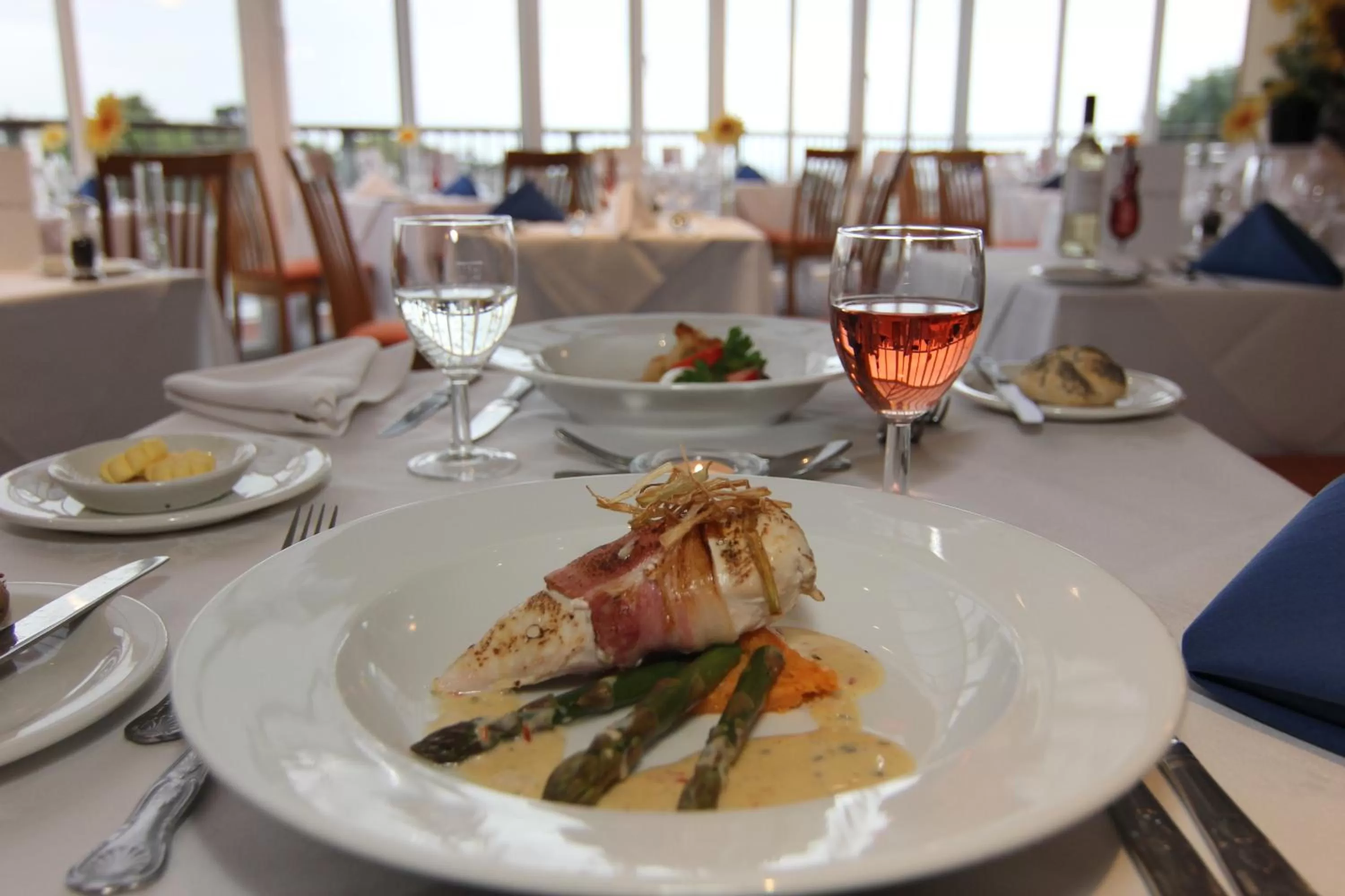 Restaurant/places to eat in The Riviera Hotel & Apartments - Alum Chine