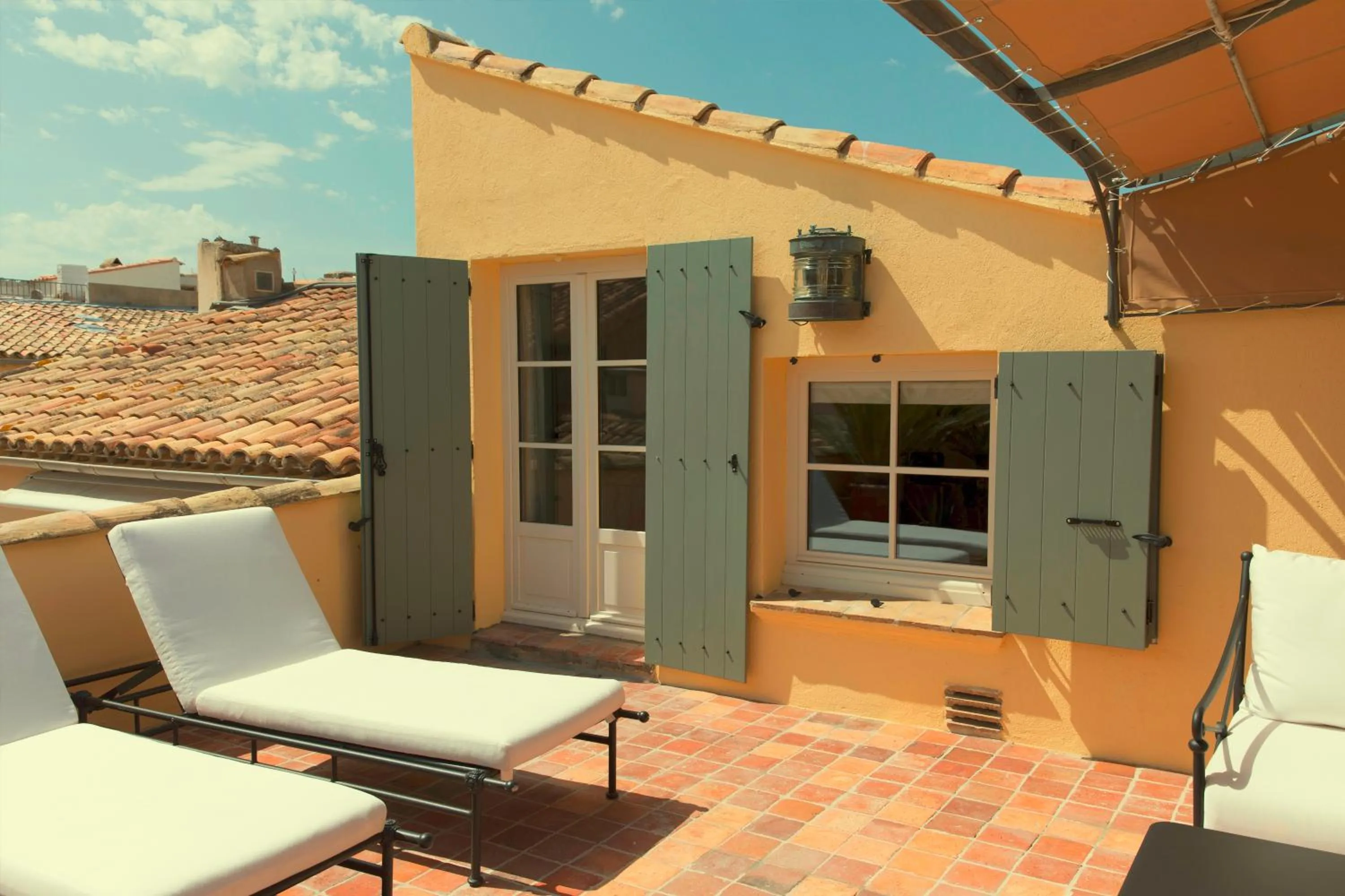 Patio in Hotel la Ponche