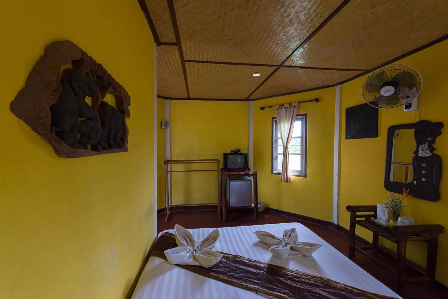 Bed in The Countryside Pai