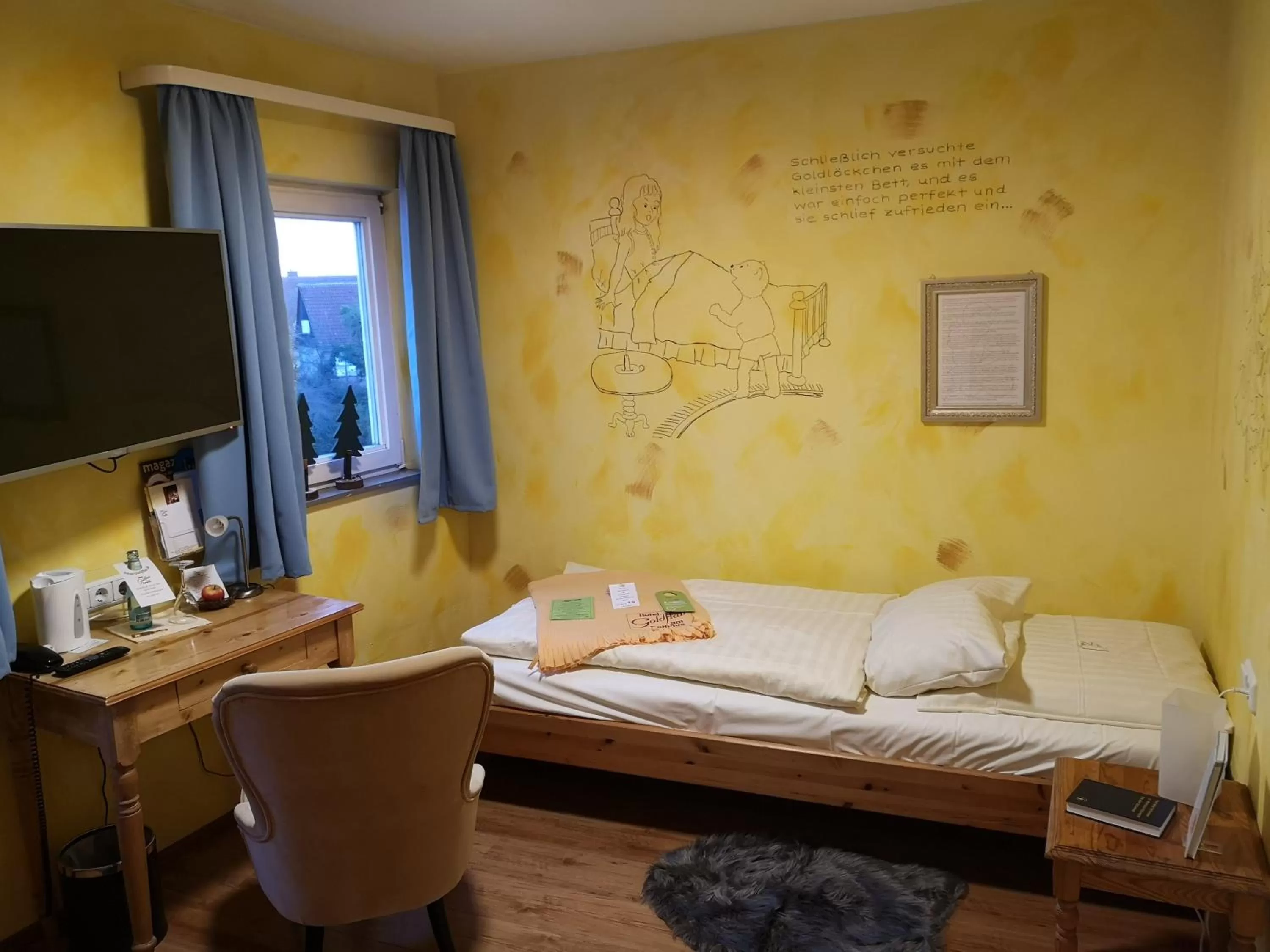 Bed in Hotel Goldflair am Rathaus