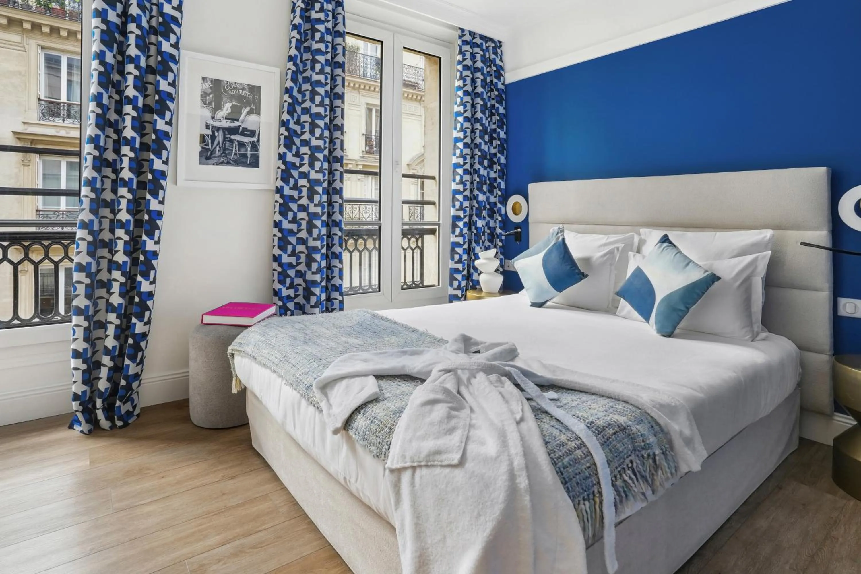 Bed in Hotel Elysees Opera