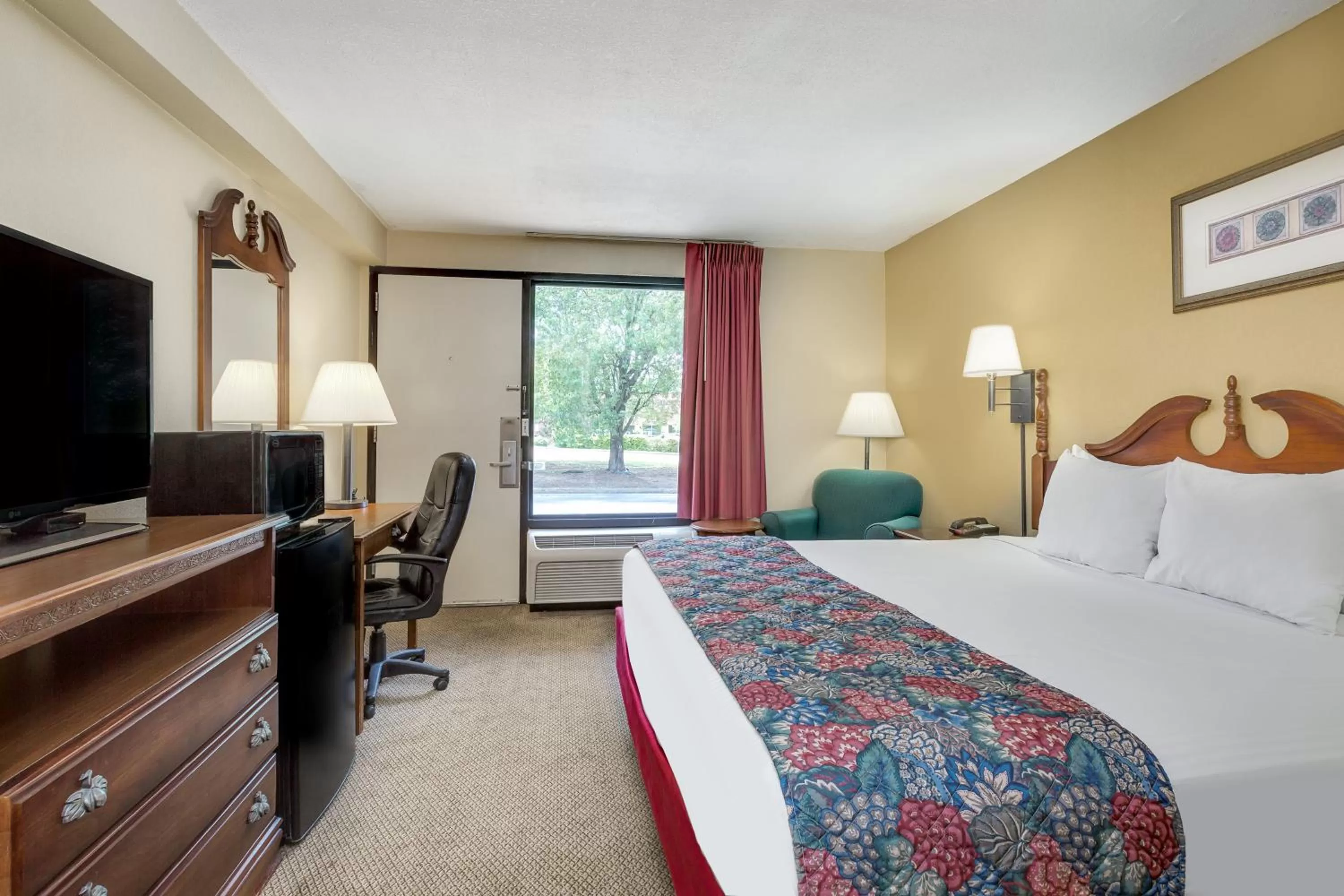 Bedroom in Days Inn by Wyndham Hoover Birmingham