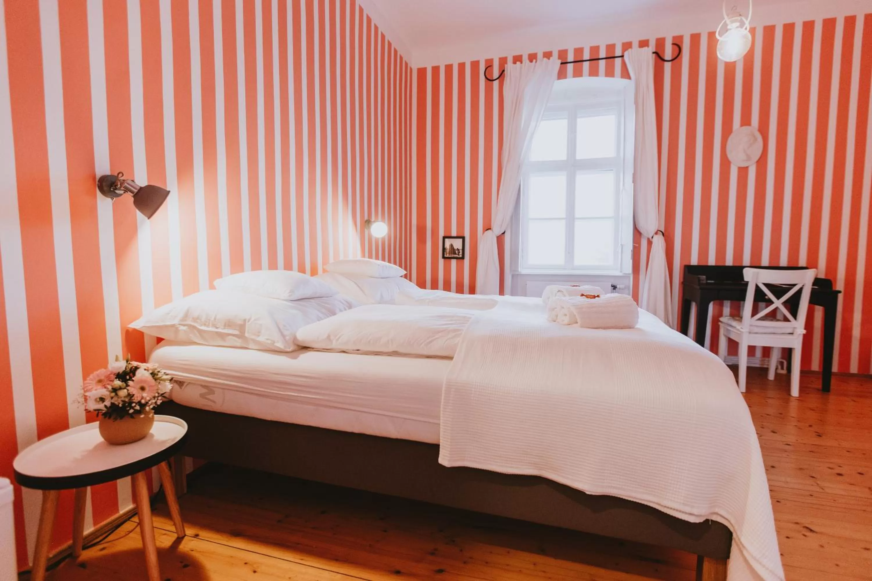 Photo of the whole room, Bed in Villa Mimi