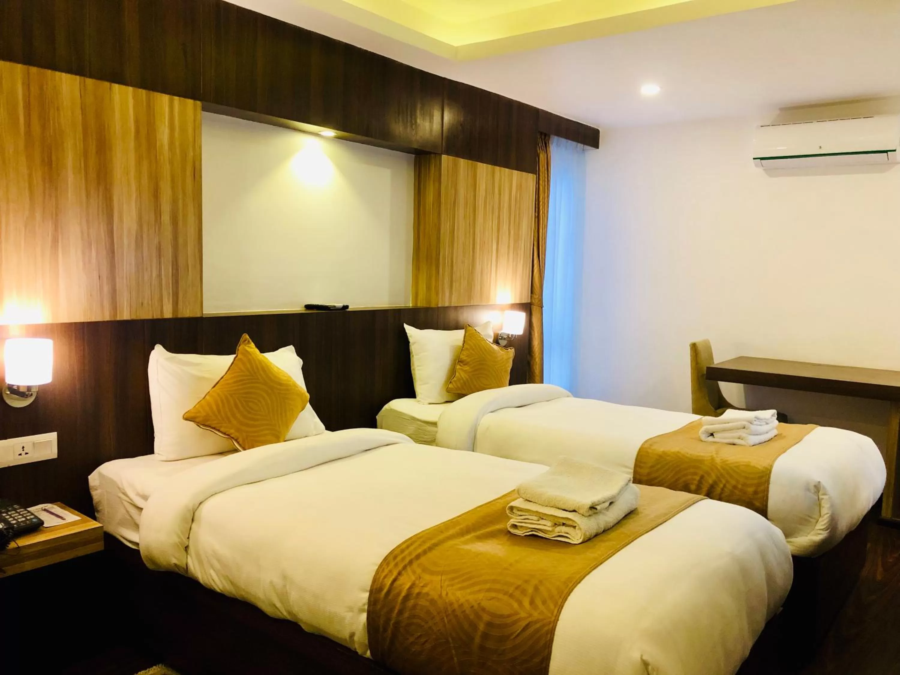 Bedroom, Bed in The Milestone Hotel