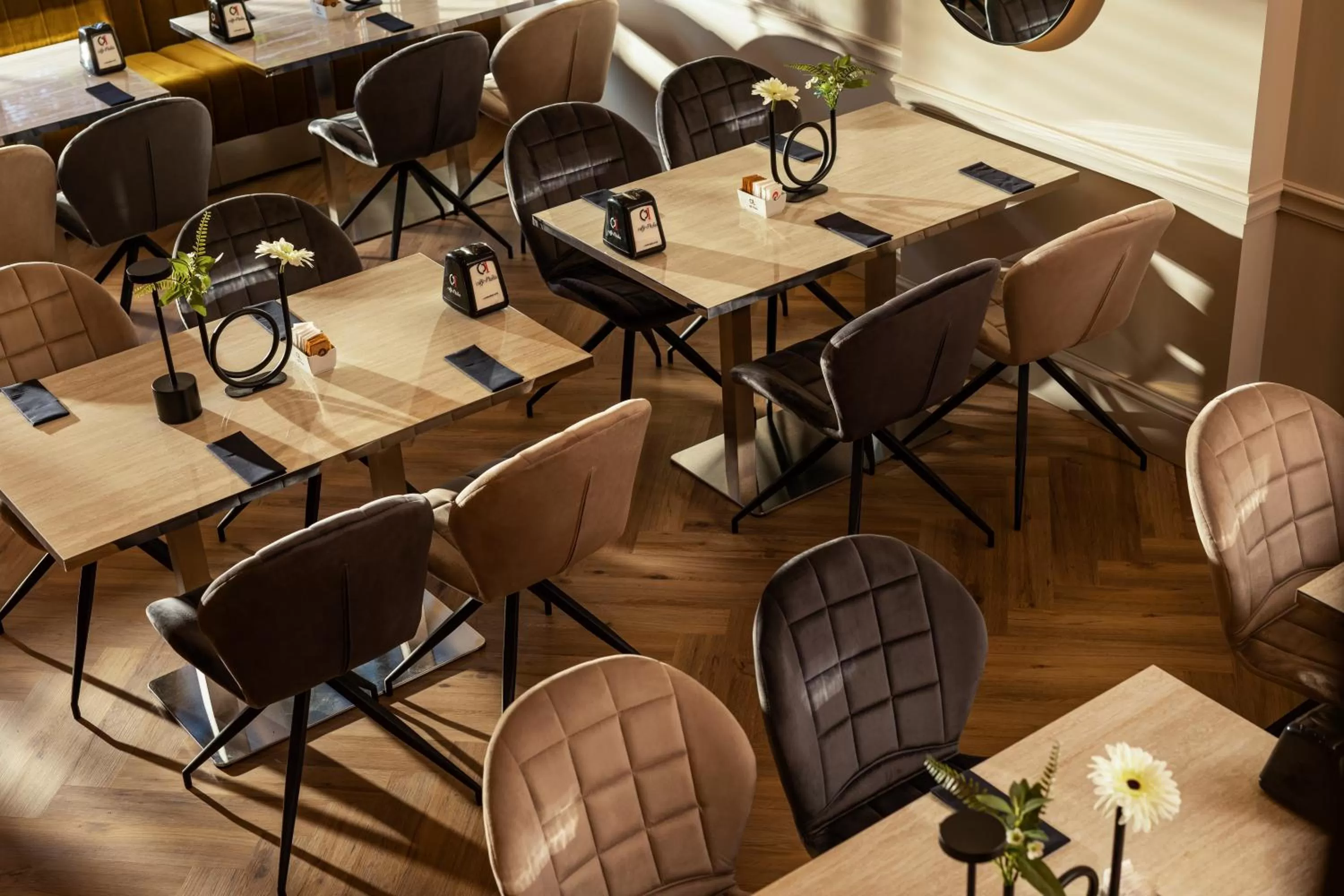 Restaurant/places to eat in -- ESTE PARK HOTEL -- part of Urban Chic Luxury Design Hotels - Parking & Compliments - next to Shopping & Dining Mall Plovdiv