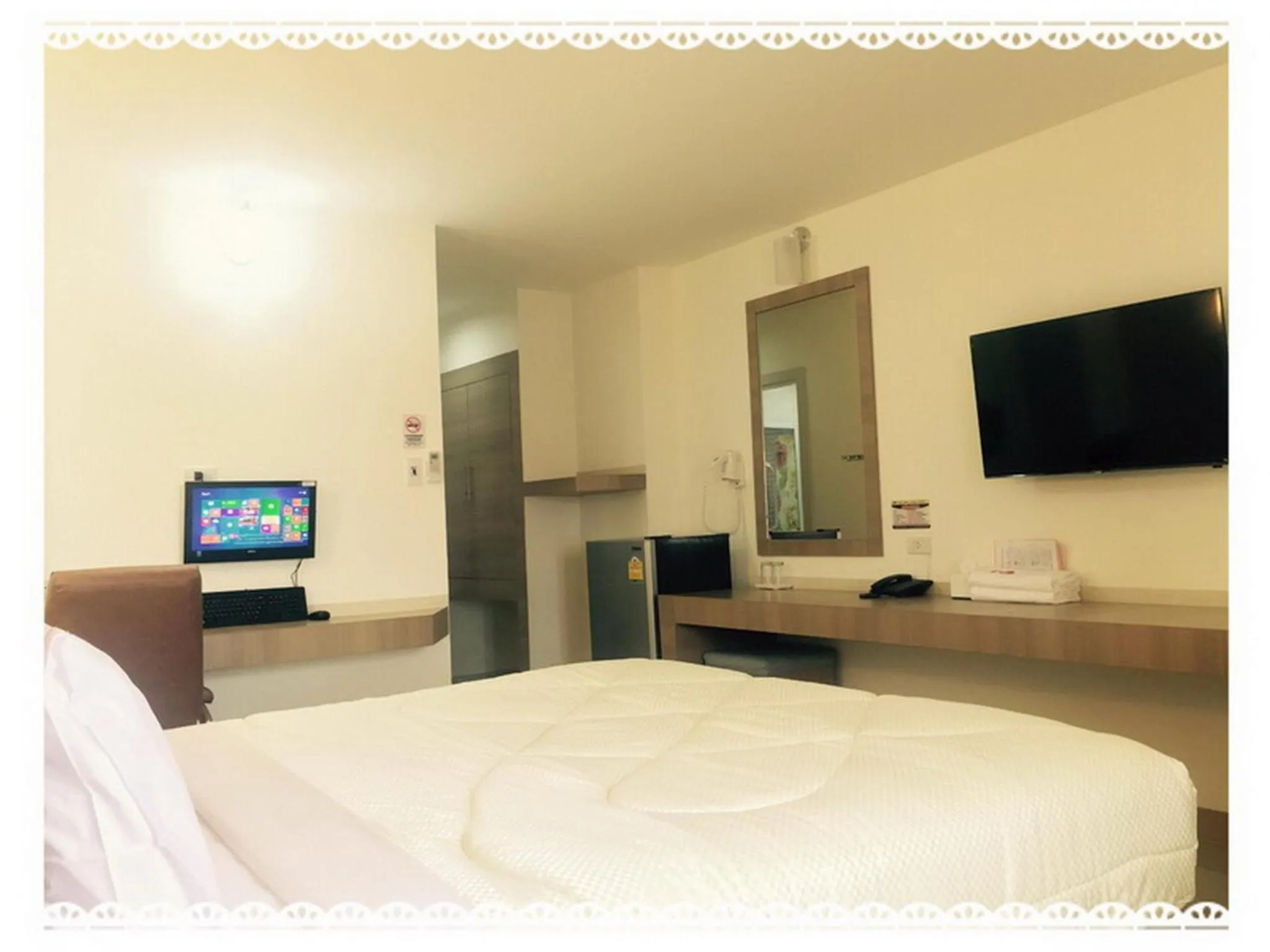 TV and multimedia, Bed in P.A. Thani Hotel