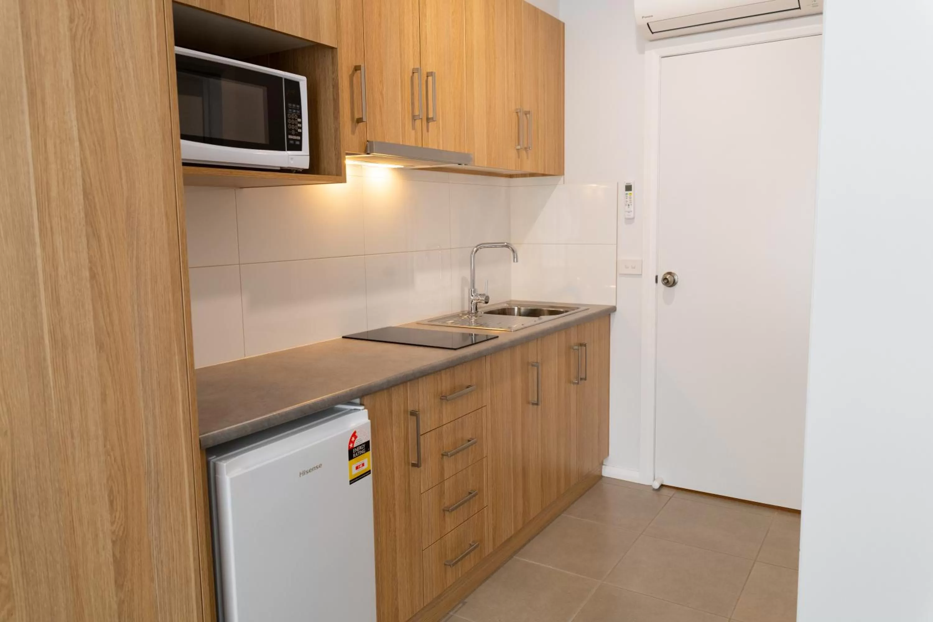 Kitchen or kitchenette in Econo Lodge Mildura