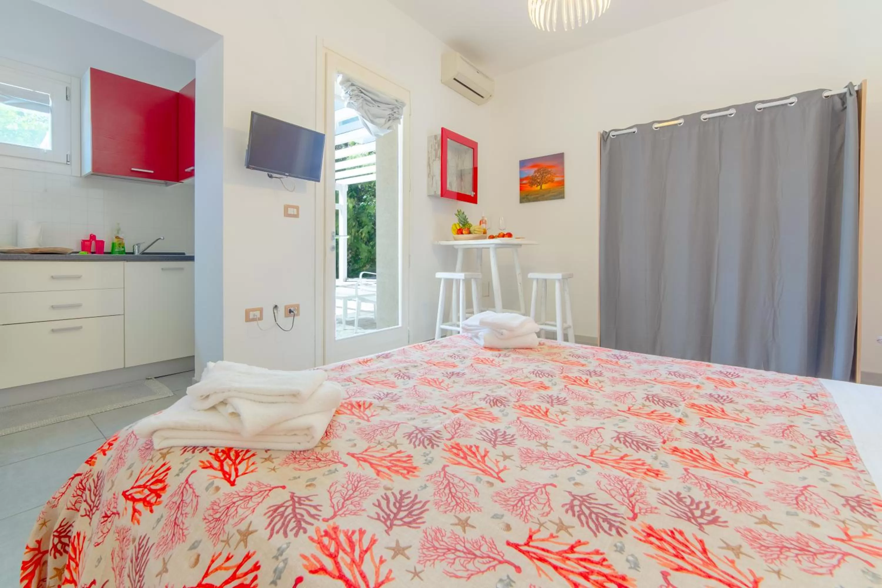 Photo of the whole room, Bed in Tenuta Don Carmelo