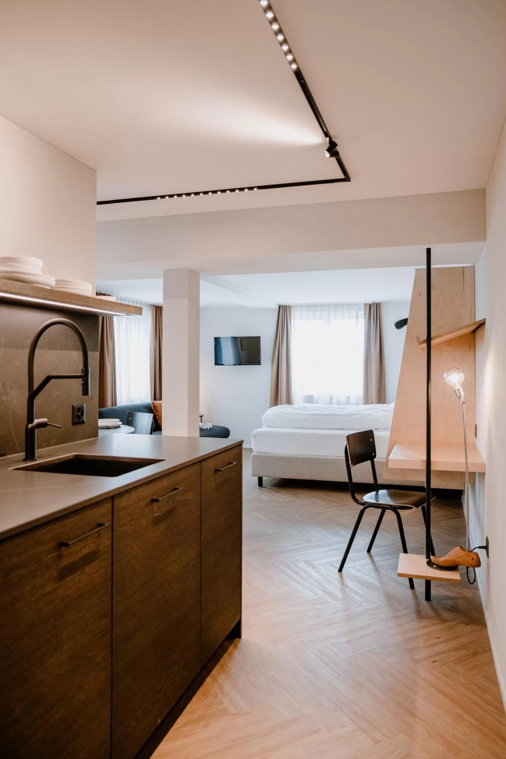 Photo of the whole room, Kitchen/Kitchenette in Hotel Müllers Self-Check-In