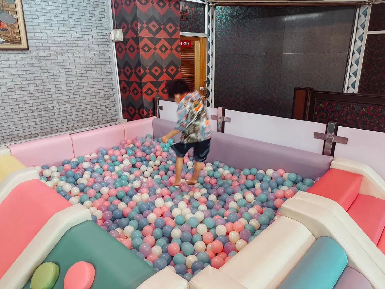 Kids's club in Hotel De Khuvieng