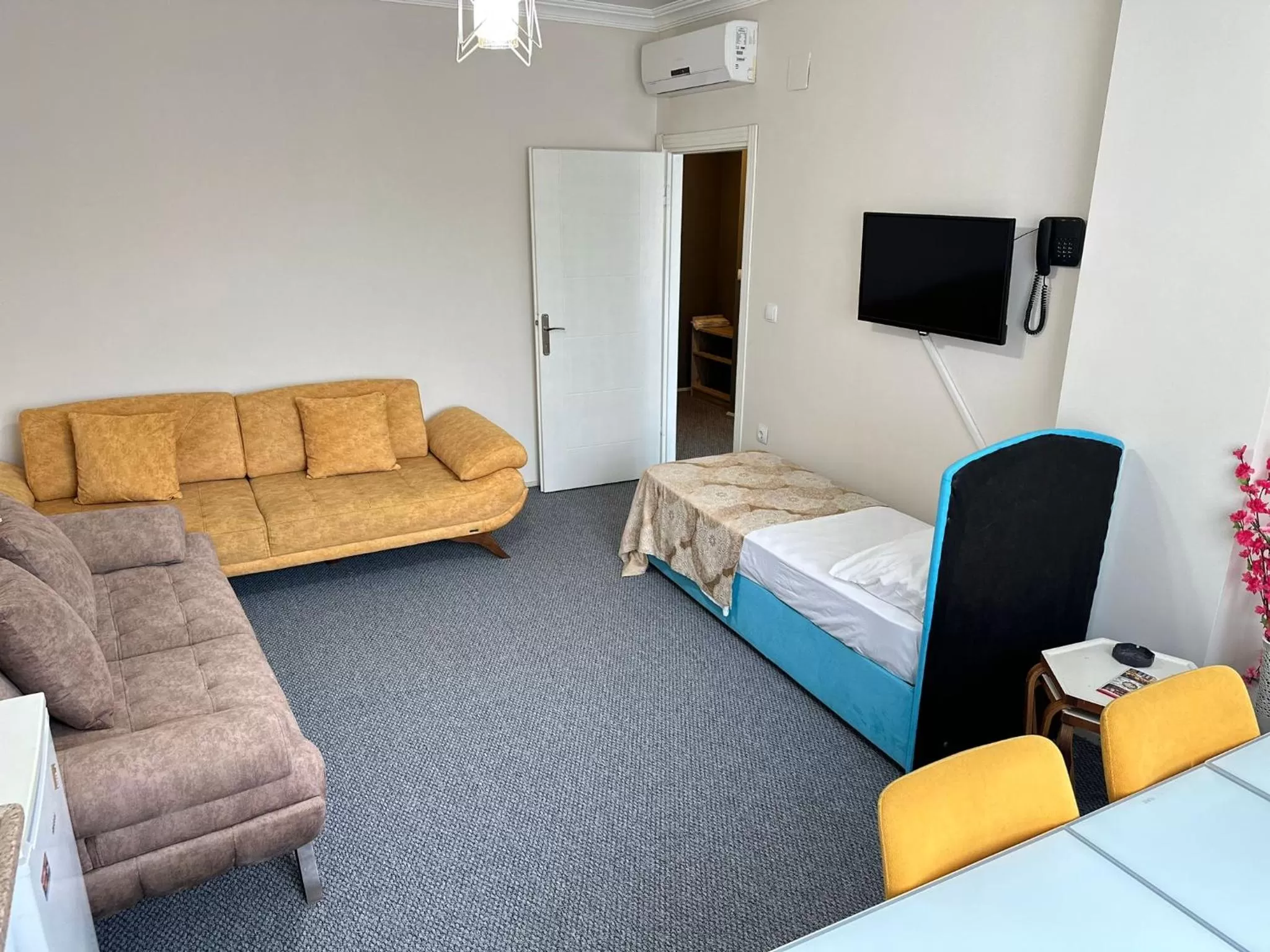 Seating Area in Bikka&Asell Suite Hotel