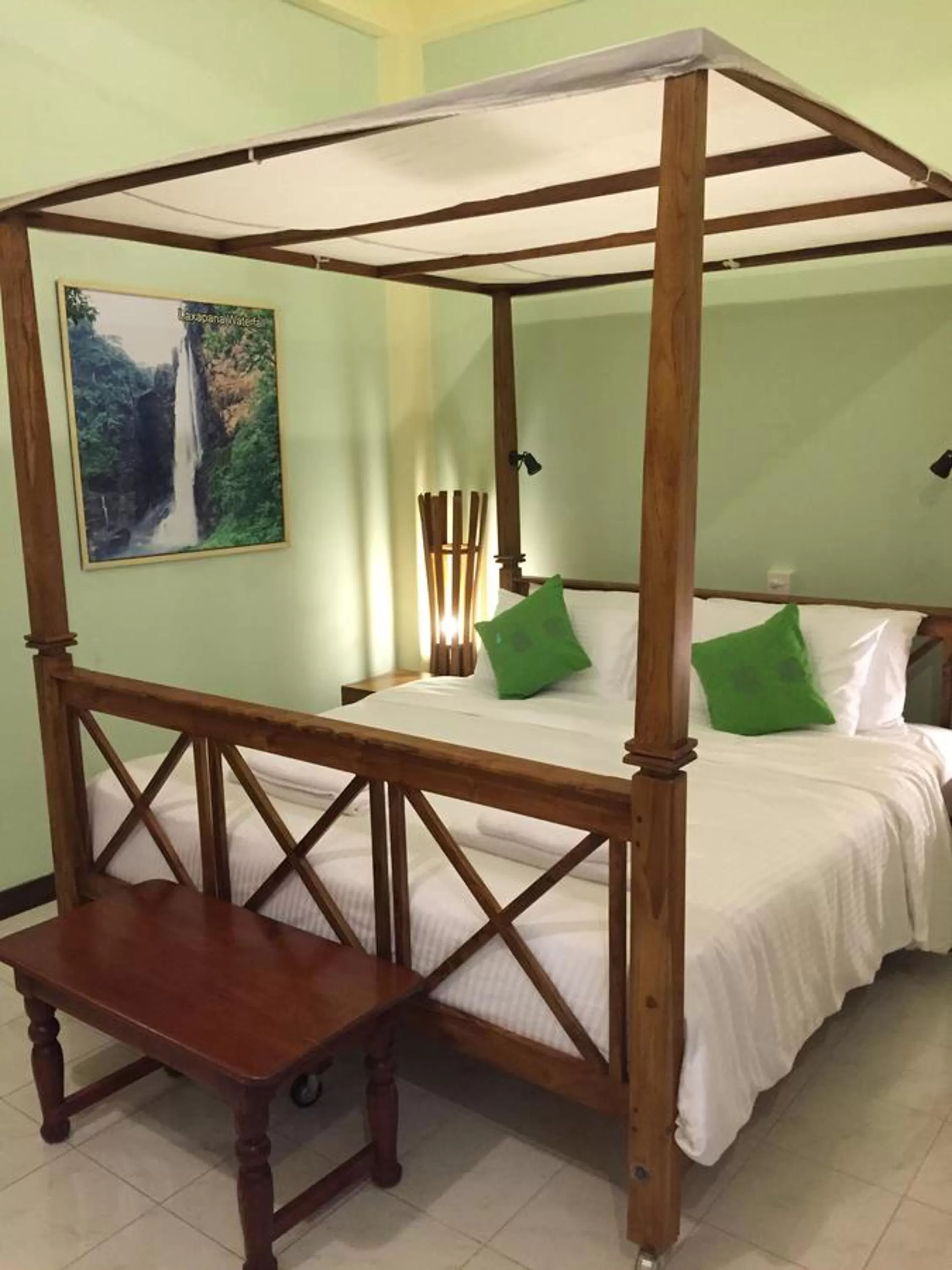 Property building, Bed in Le leopard d 'argent