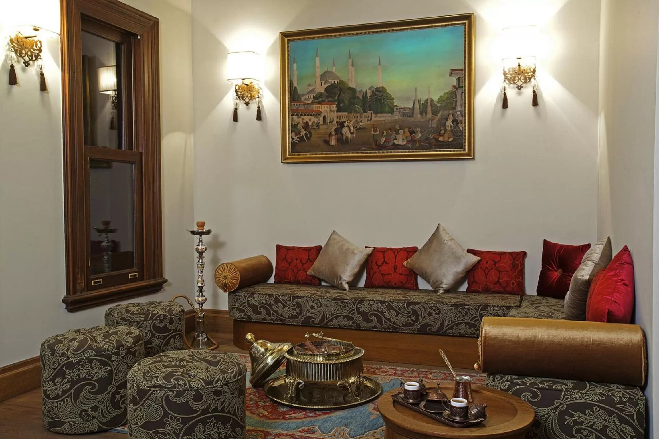 Communal lounge/ TV room in Celine Hotel - Ottoman Mansion