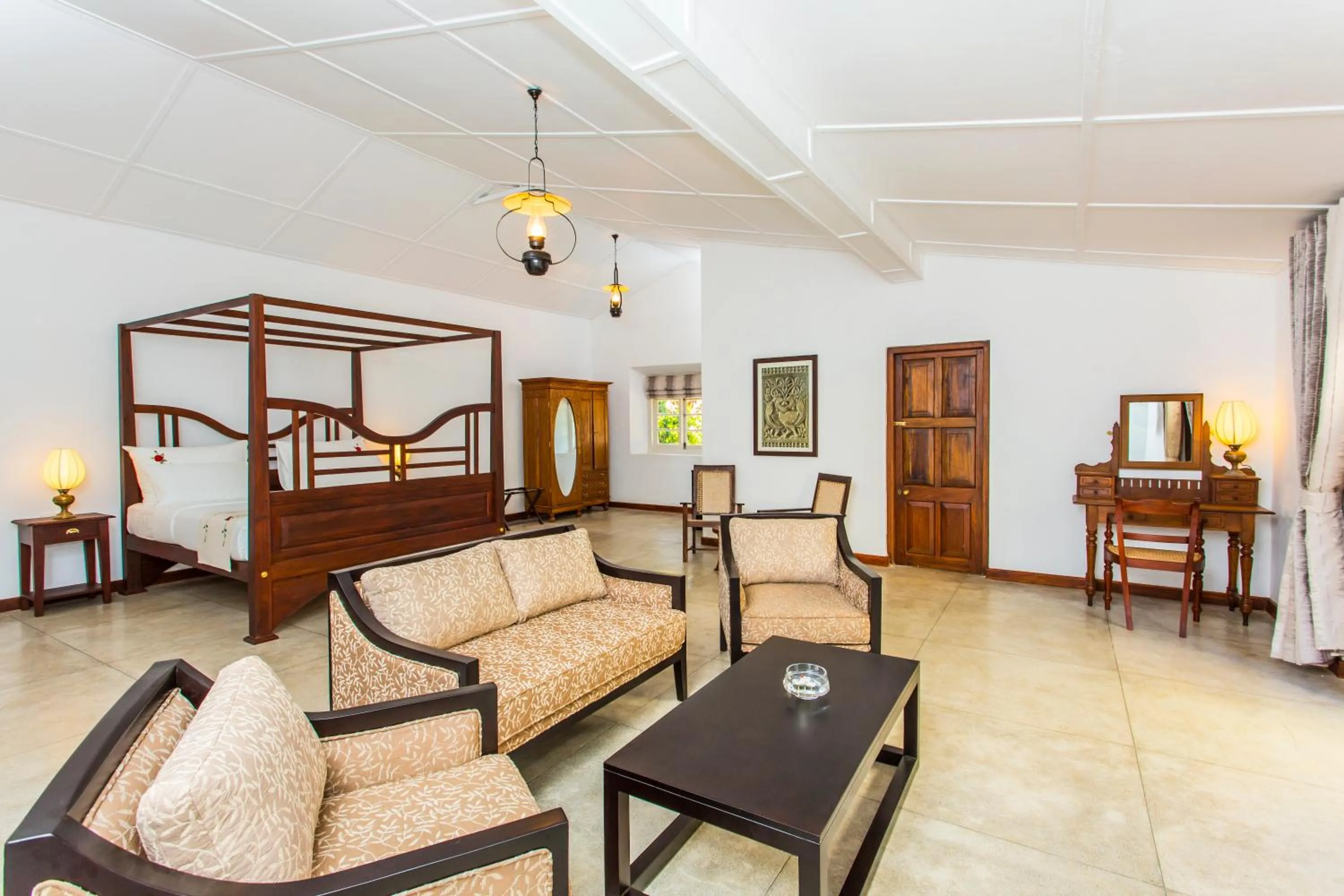 Photo of the whole room in Mountbatten Bungalow- Thema Collection