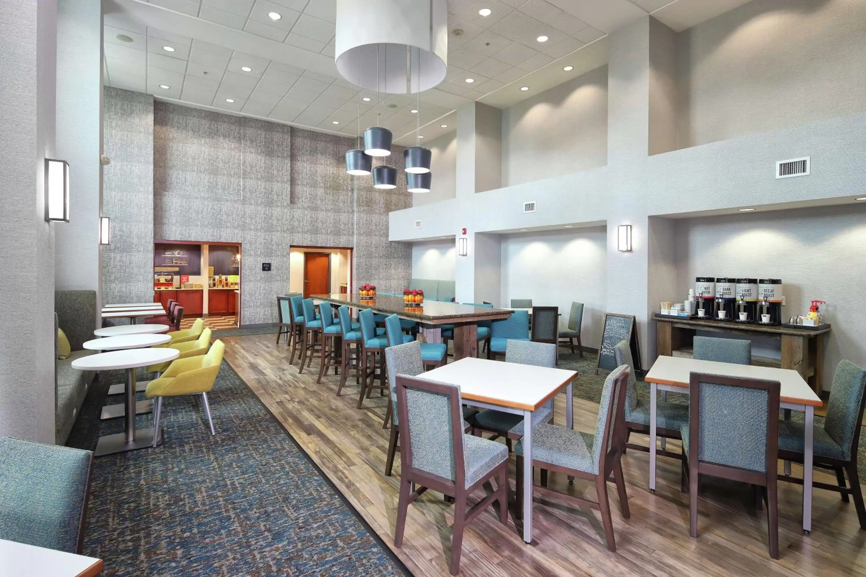 Lobby or reception in Hampton Inn & Suites Tucson East