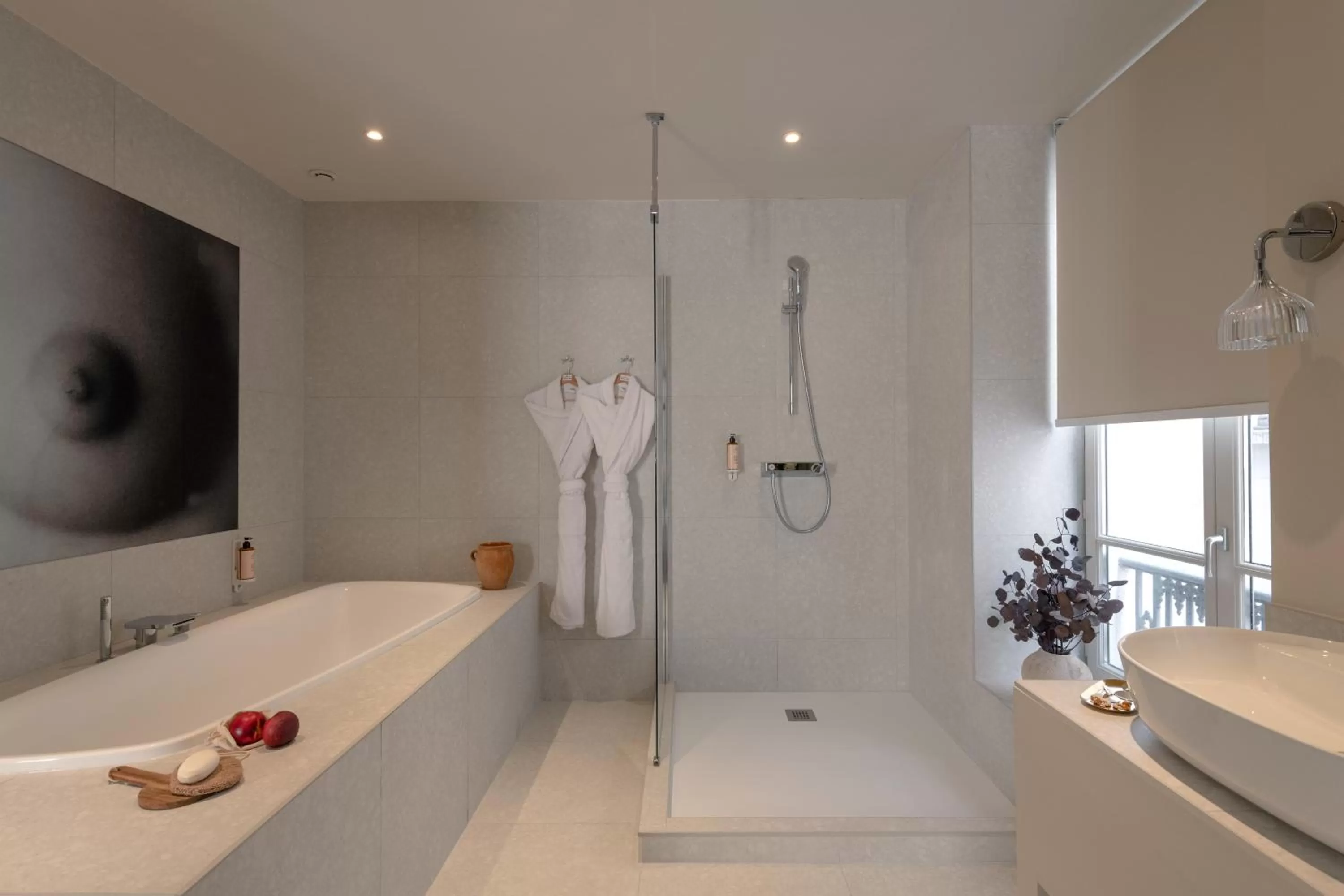 Shower, Bathroom in MiHotel Sala