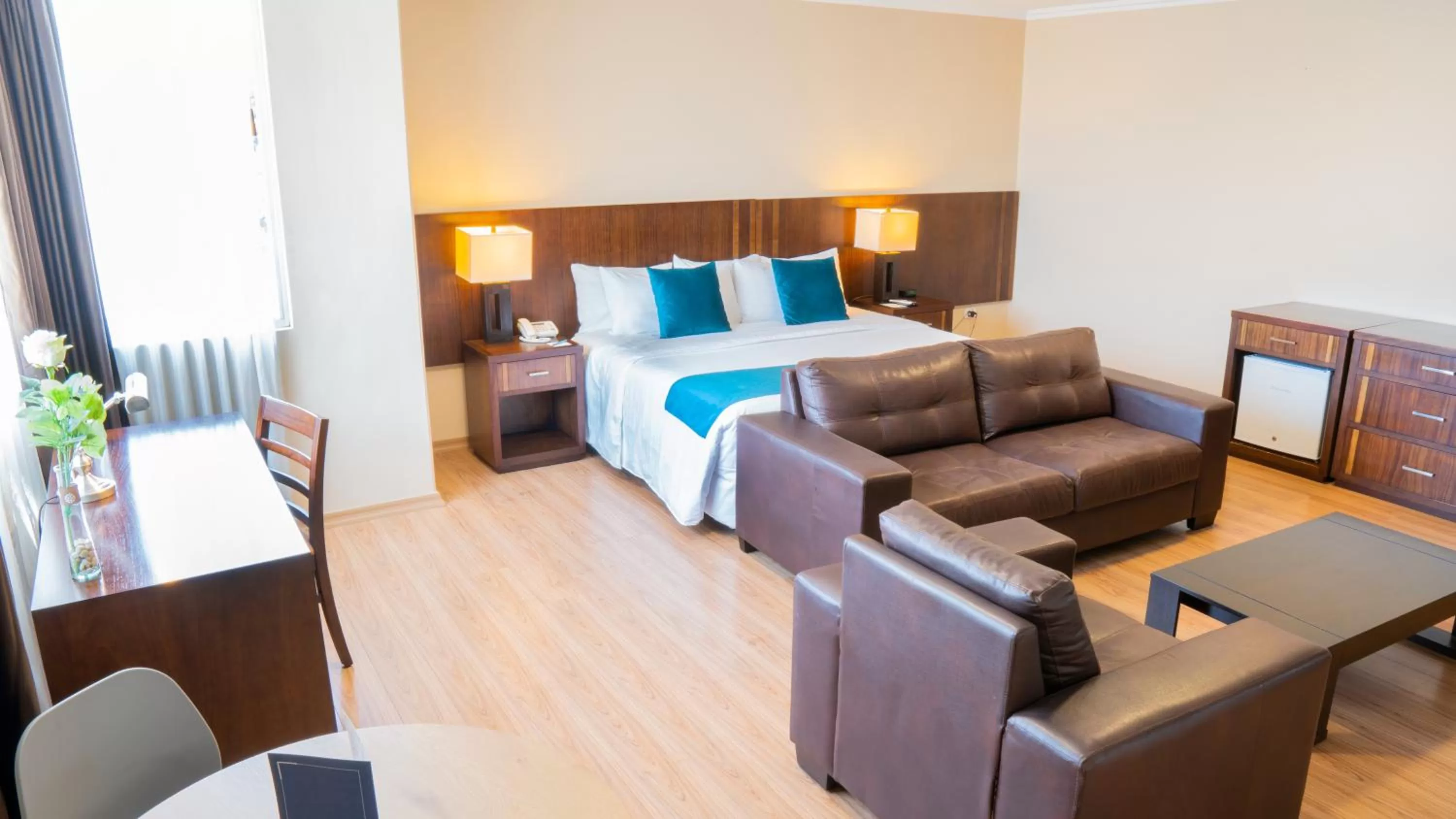 Property building, Bed in Fenix Hotel