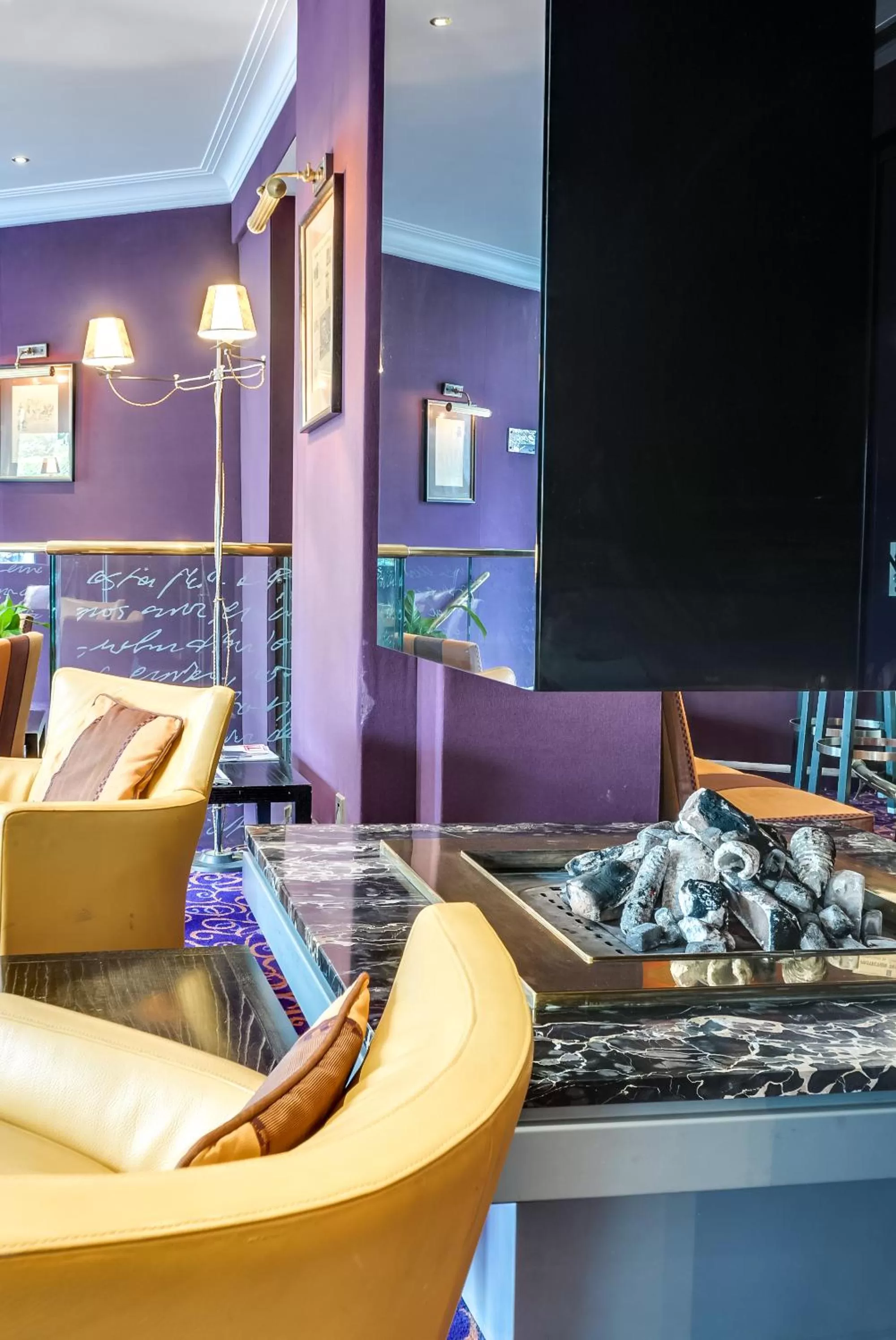 Lounge or bar in Villa Lutèce Port Royal