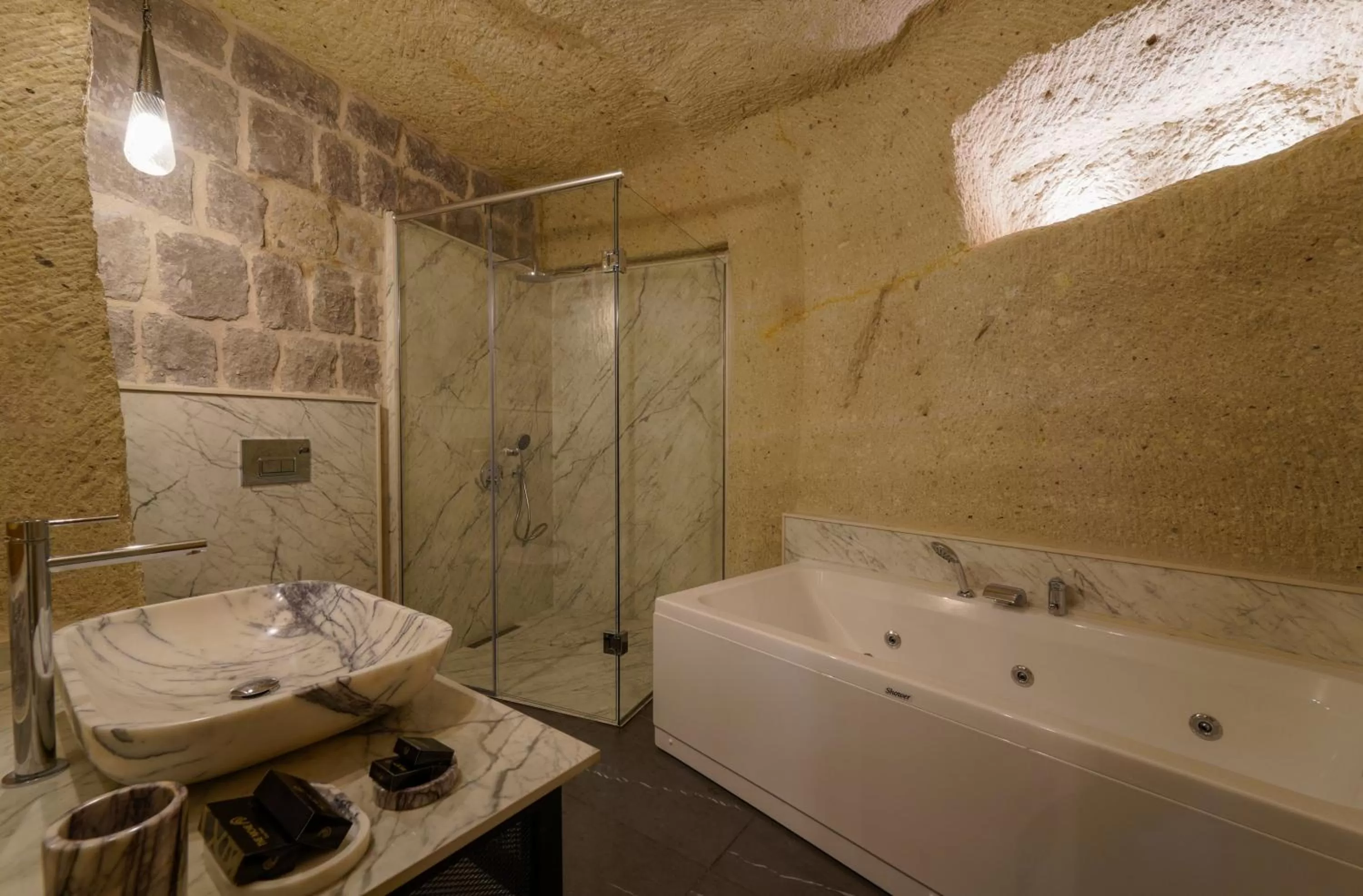 Shower in The Niche Cave Hotel