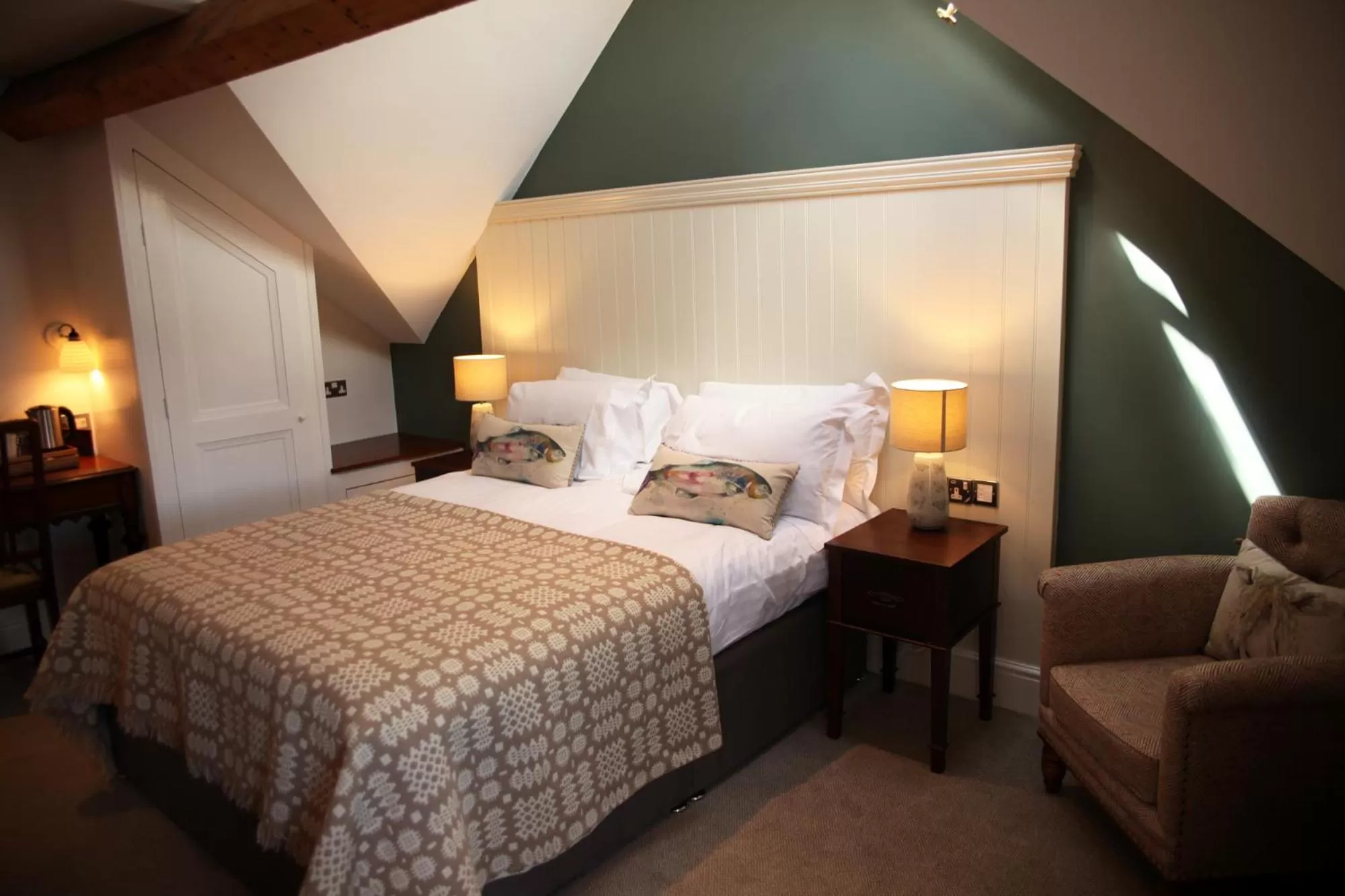 Bedroom, Bed in The Erskine Arms