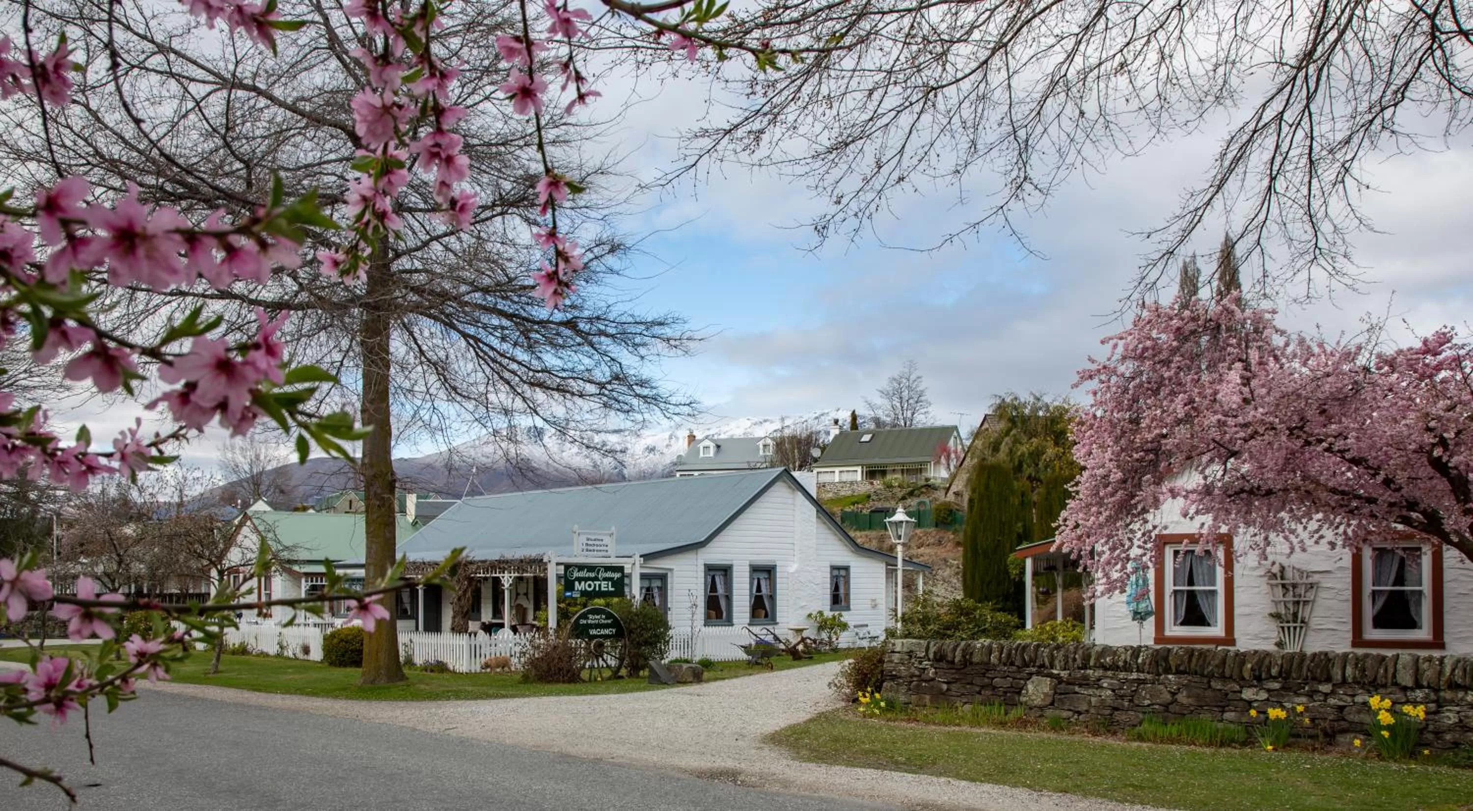 Settlers Cottage Motel