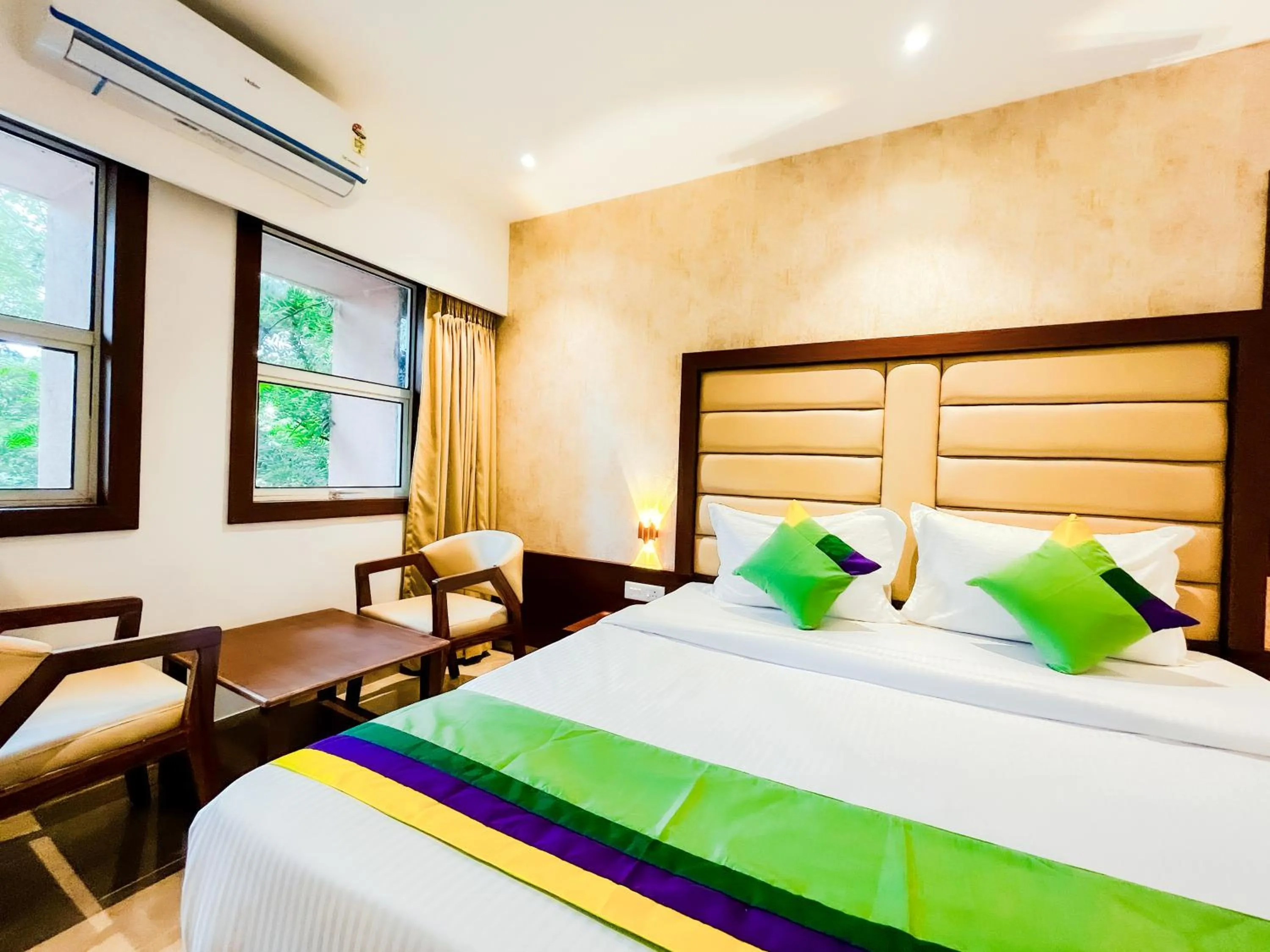 Bedroom, Bed in Treebo Serenity Inn, Koregaon Park