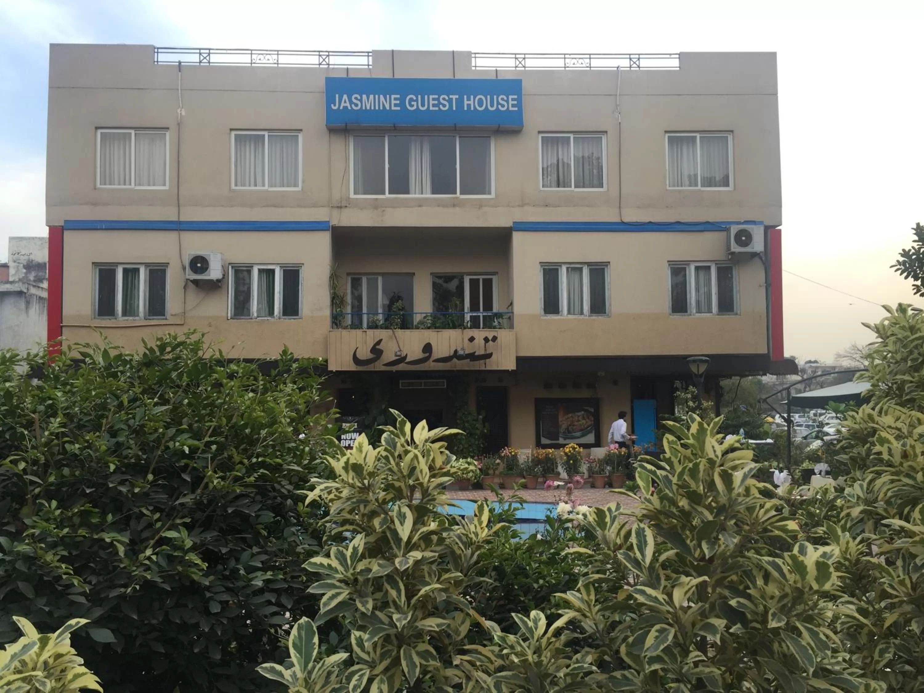 Facade/entrance in Jasmine Inn