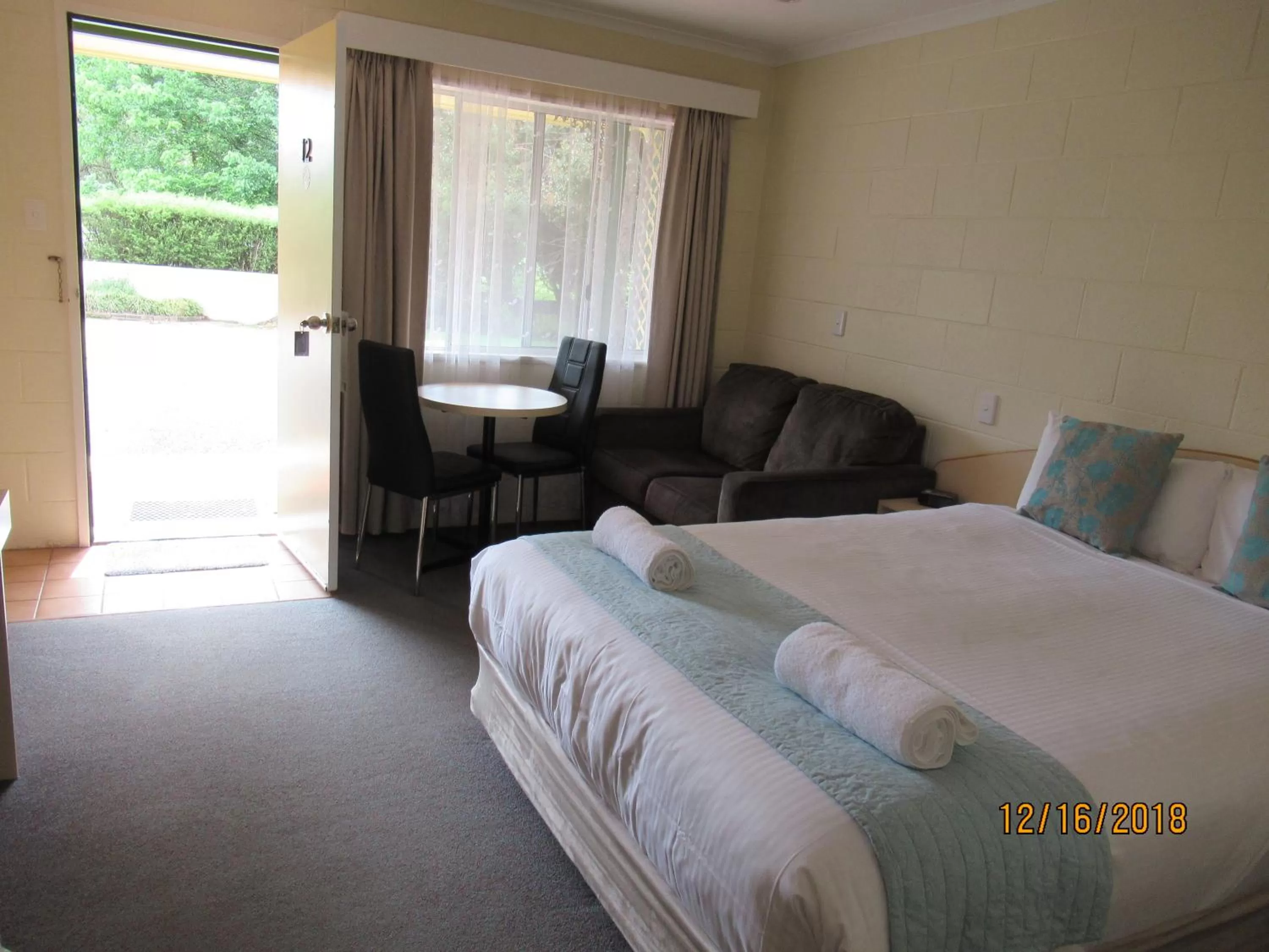 Bed in Moruya Motel
