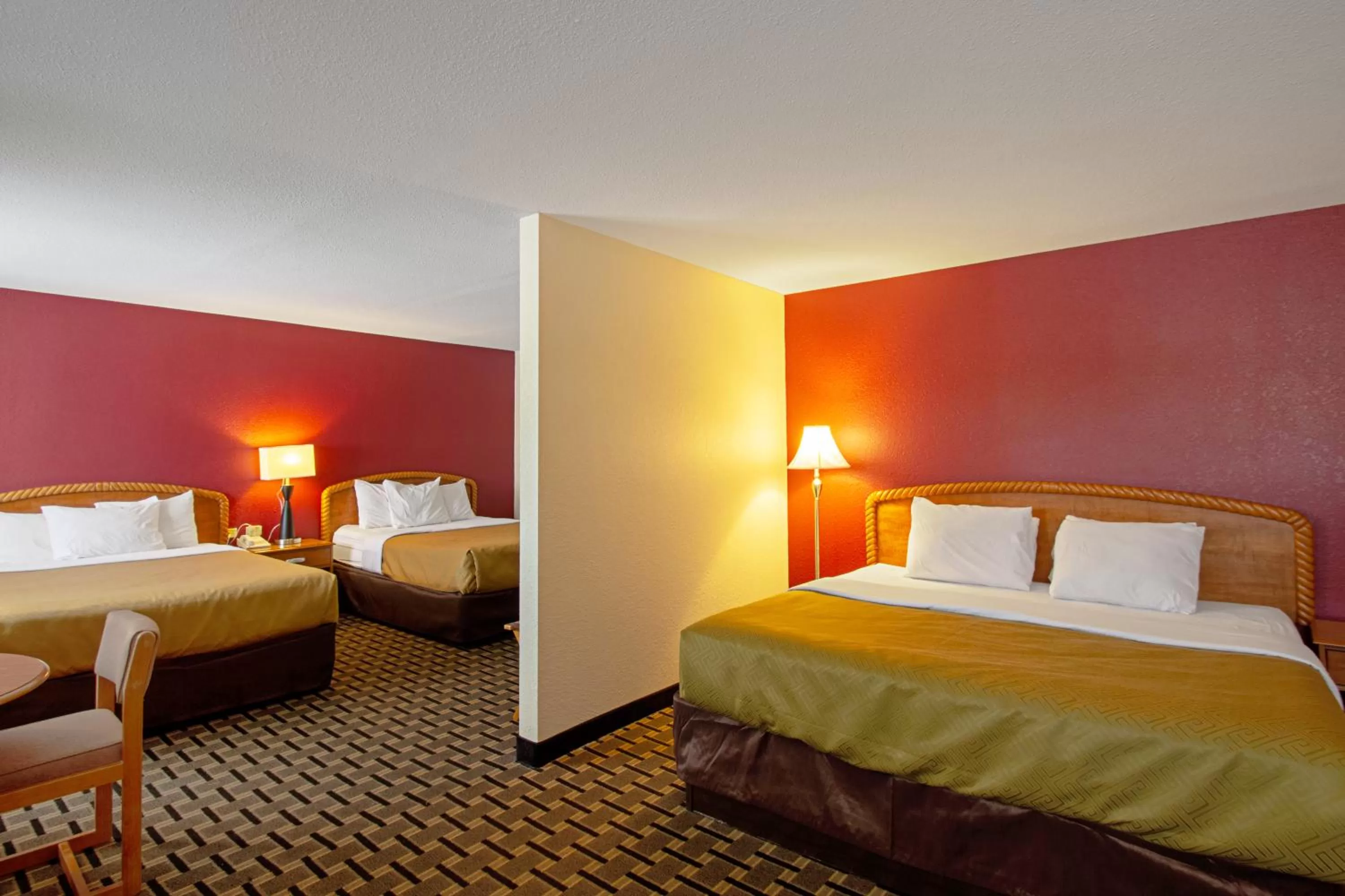 Econo Lodge Inn & Suites Wisconsin Dells