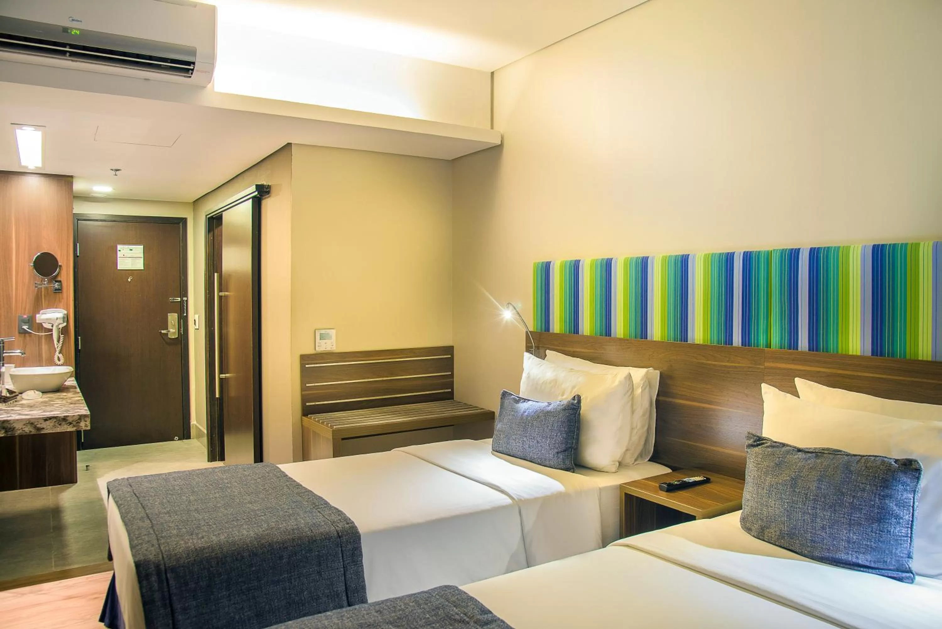 Bed in Prodigy Santos Dumont by Wish