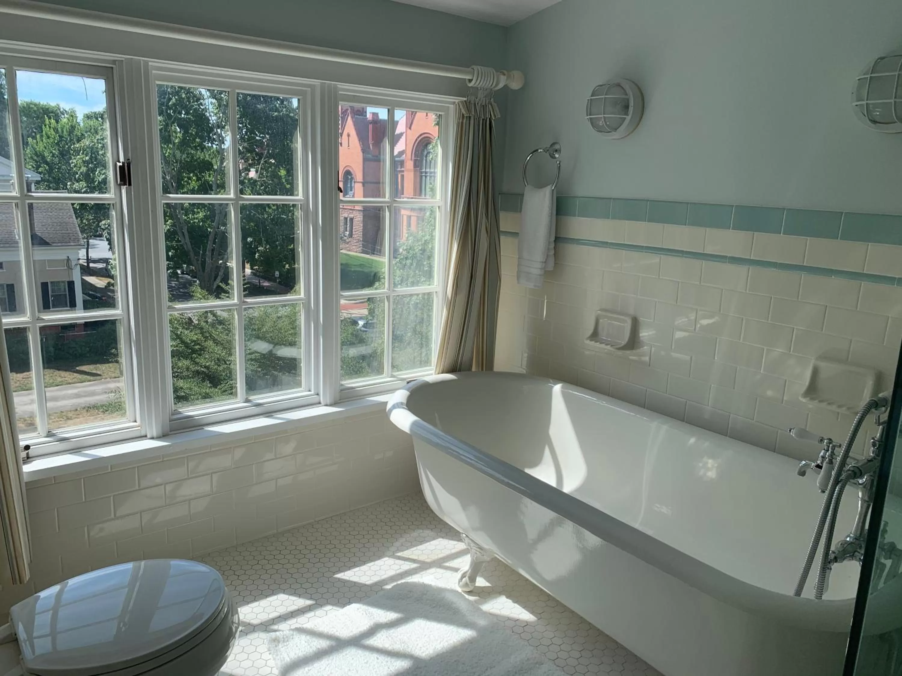 Bathroom, Bed in Delano Homestead Bed and Breakfast