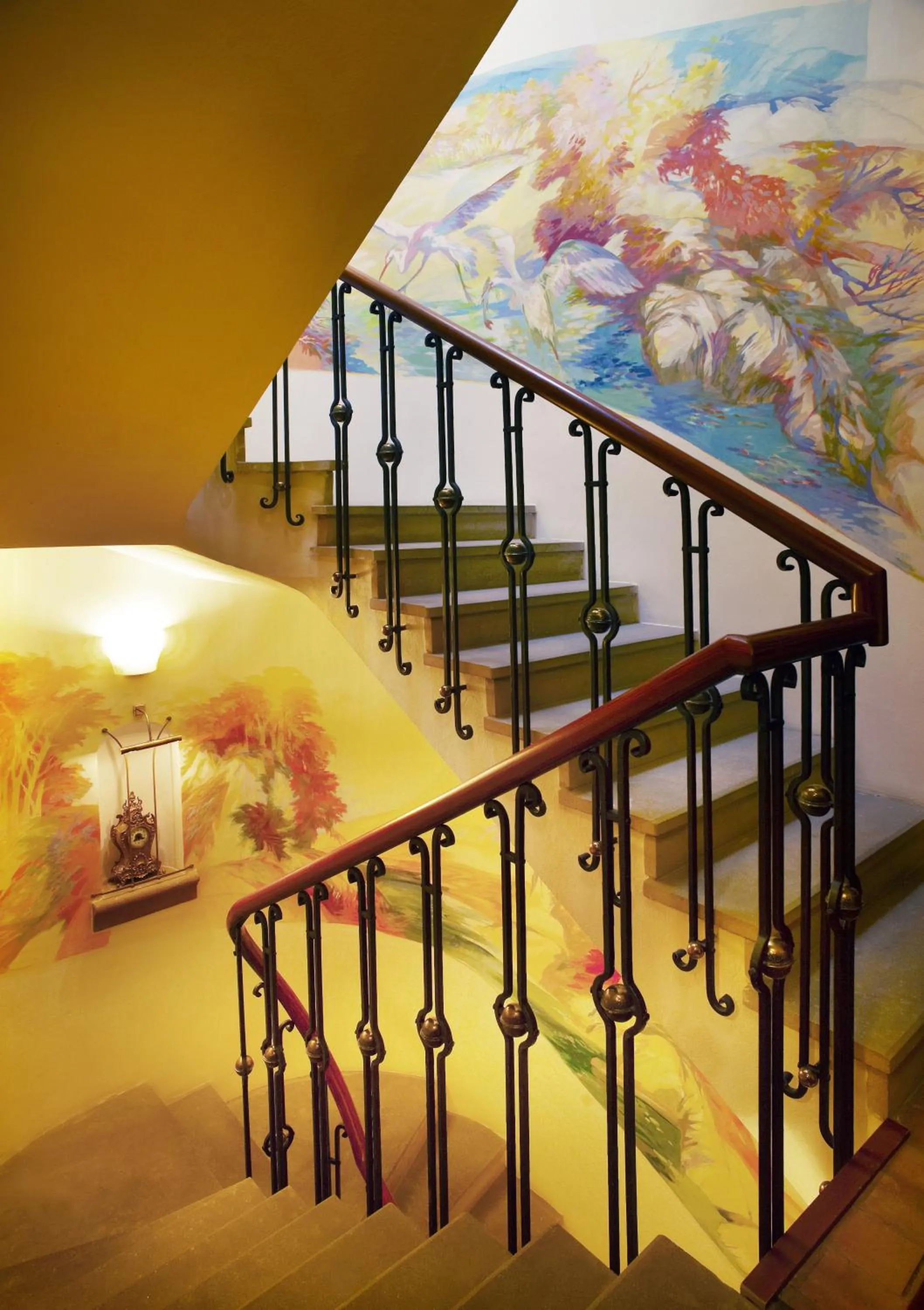 Decorative detail in Royal Ricc