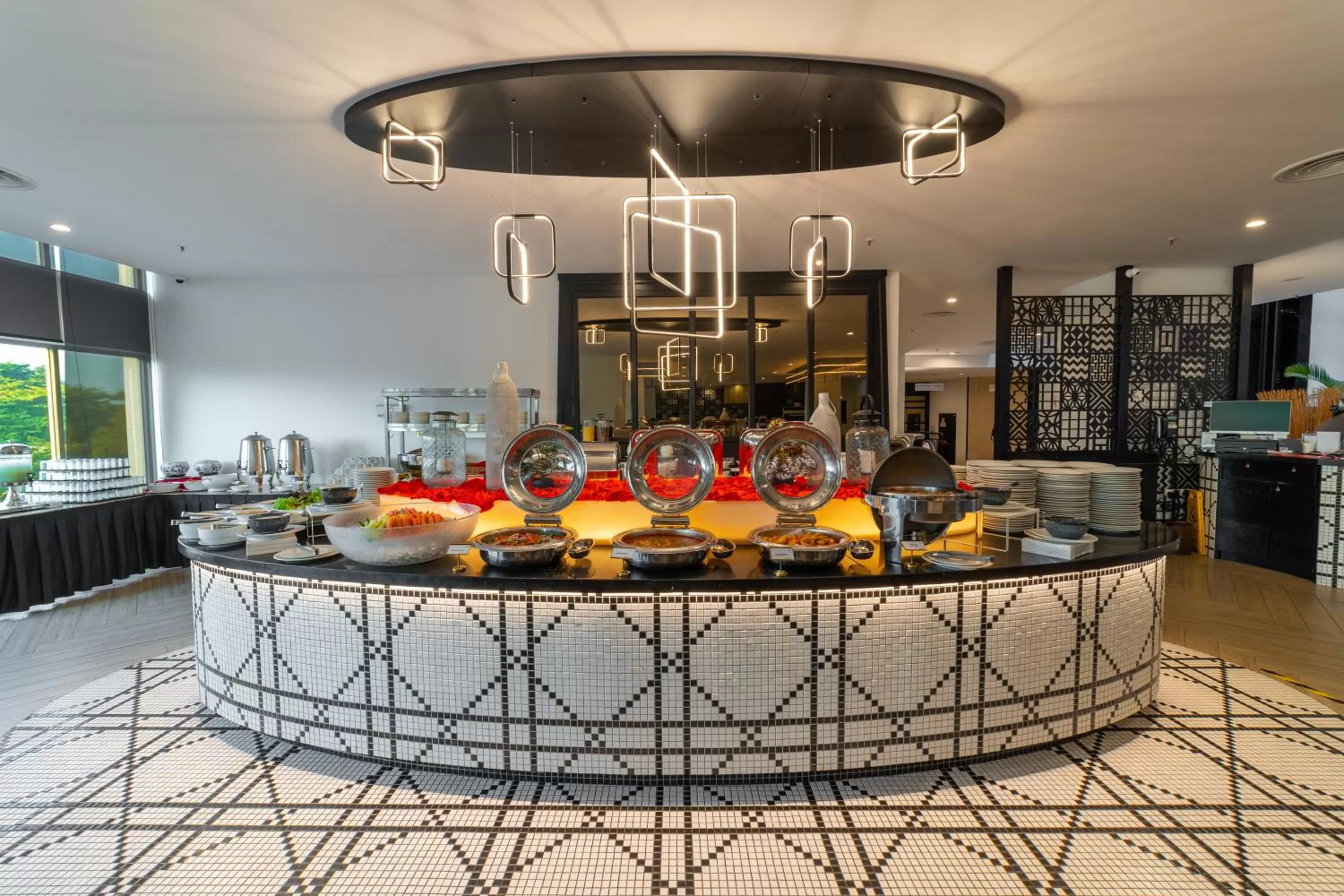 Restaurant/places to eat in Travelodge Ipoh