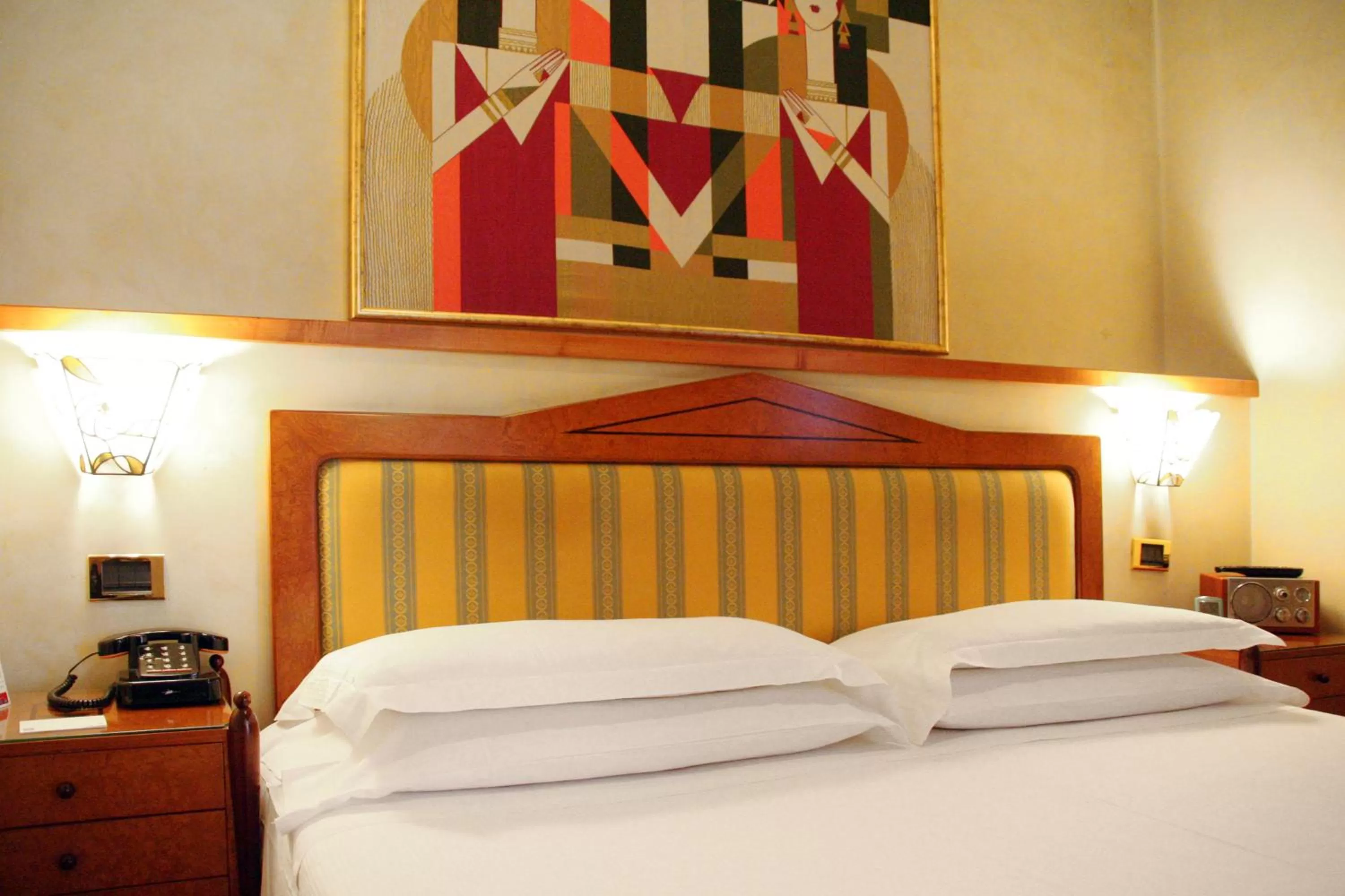 Bed in Best Western Hotel Artdeco