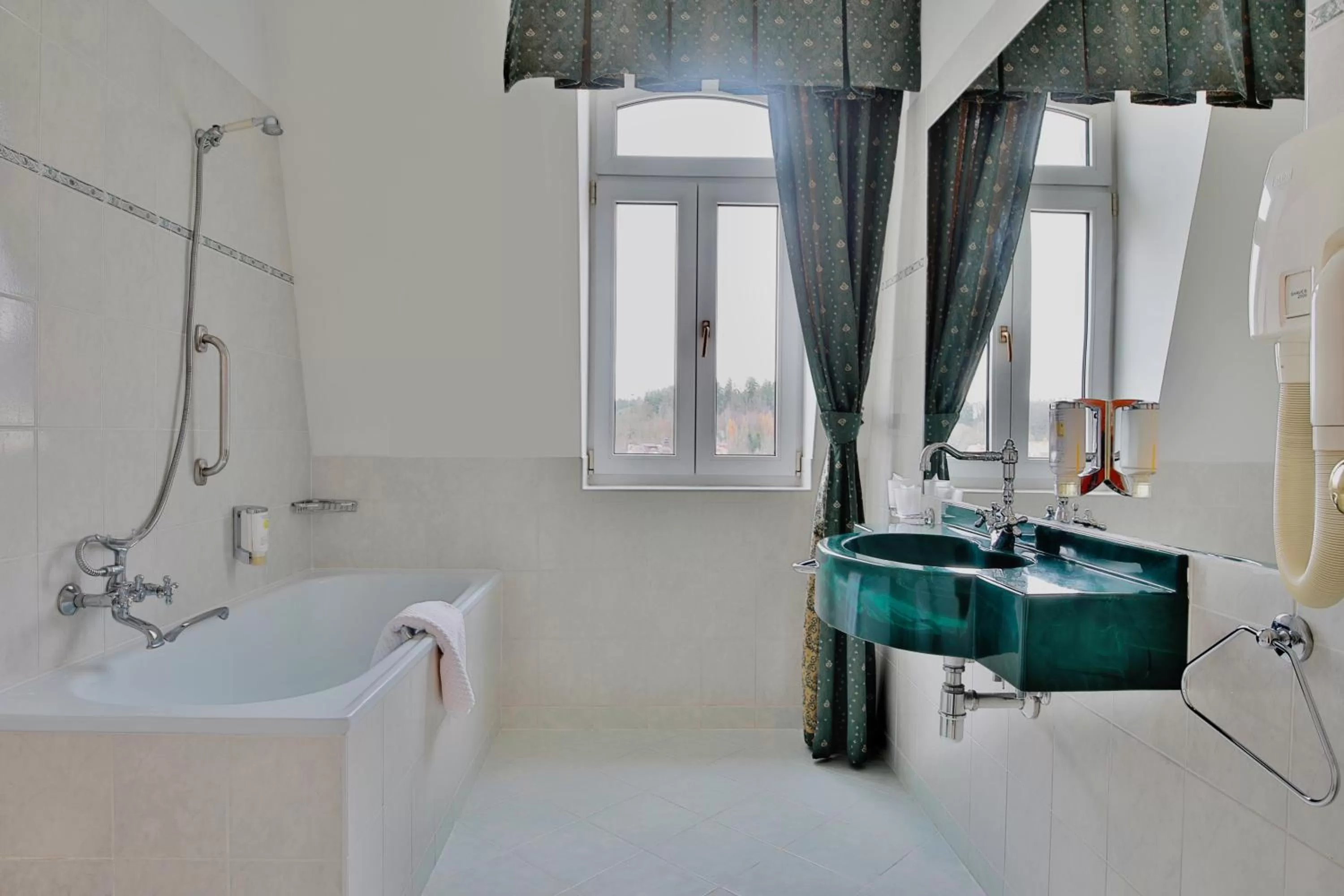 Bathroom in Belvedere Wellness Hotel