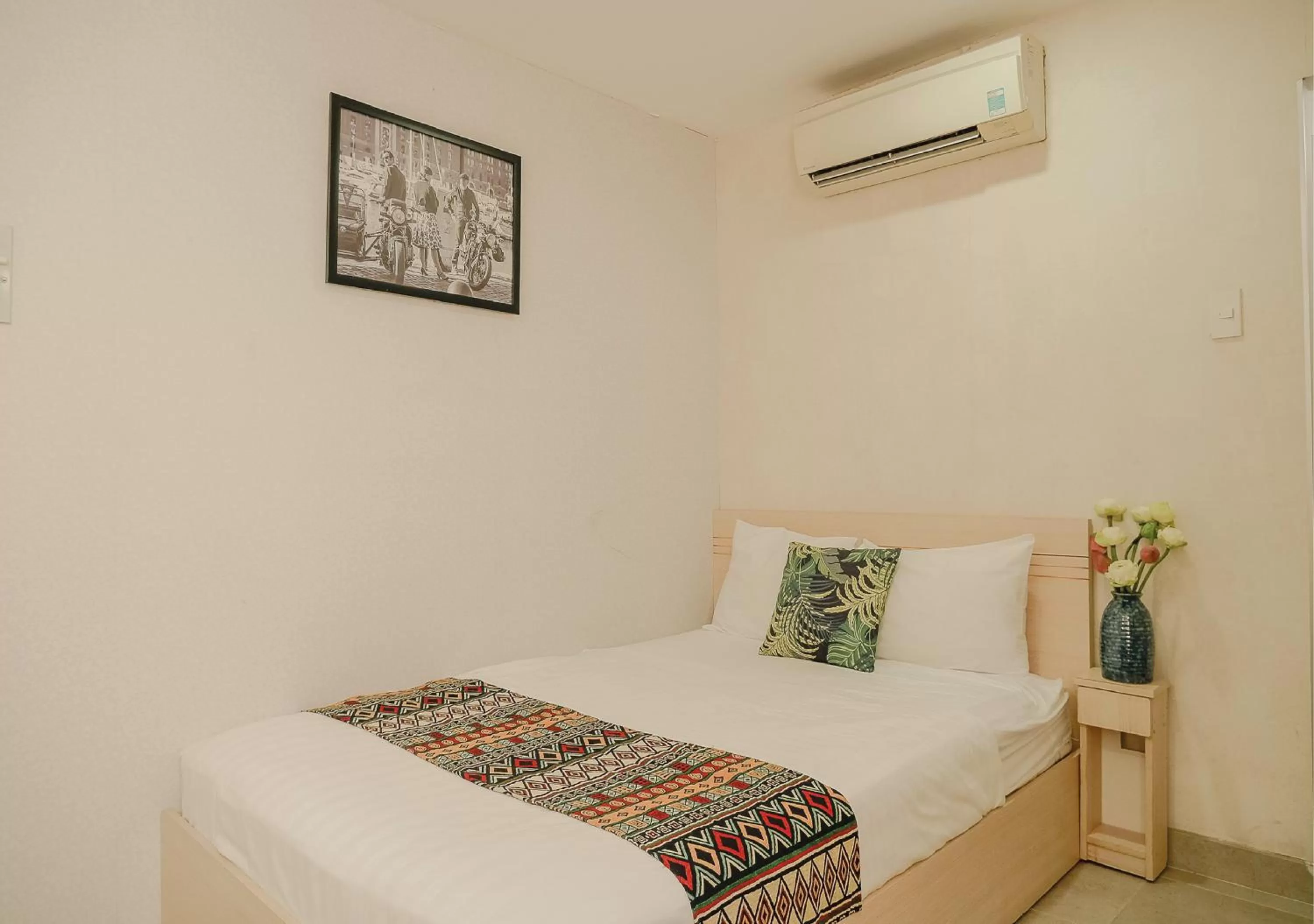 Bed in Galaxy Boutique Sai Gon Central Hotel