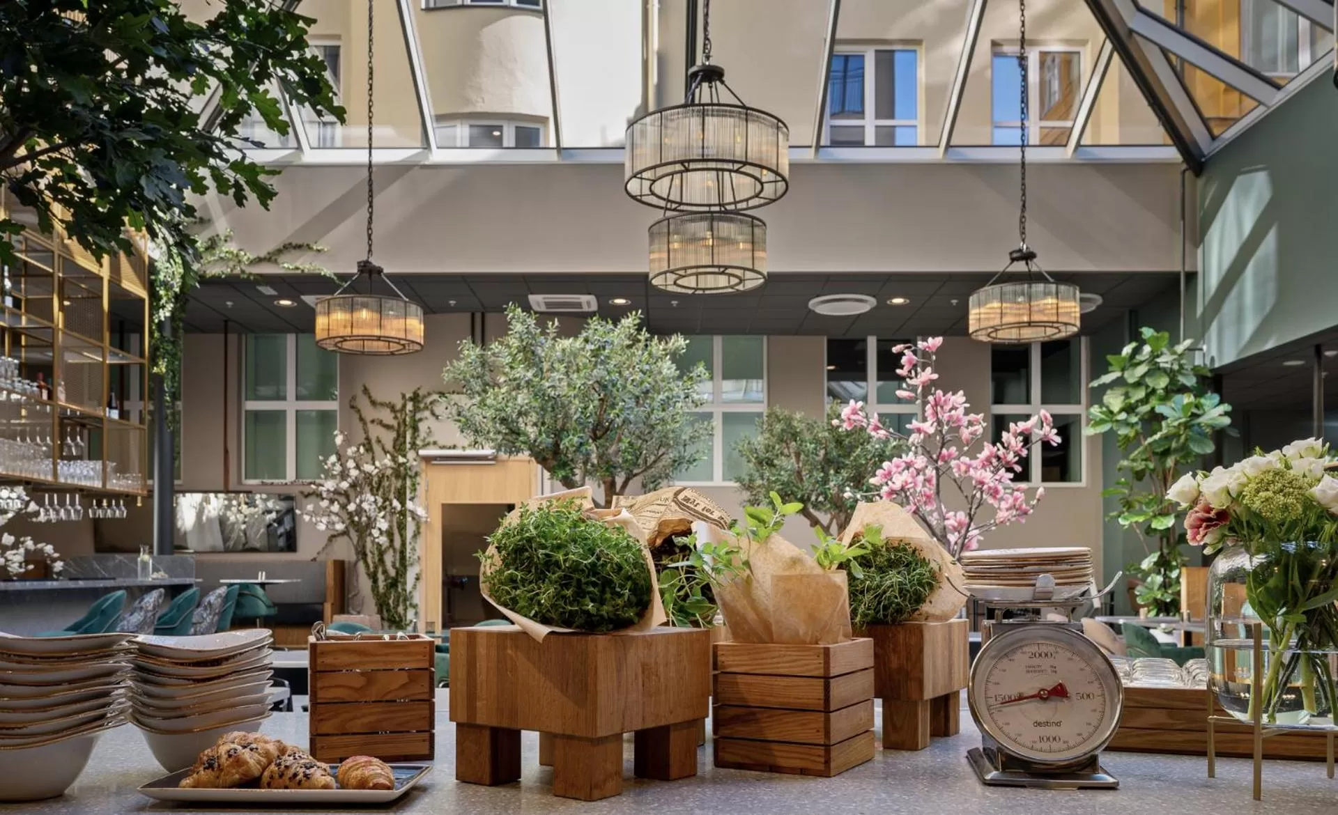 Restaurant/places to eat in Karl Johan Hotel