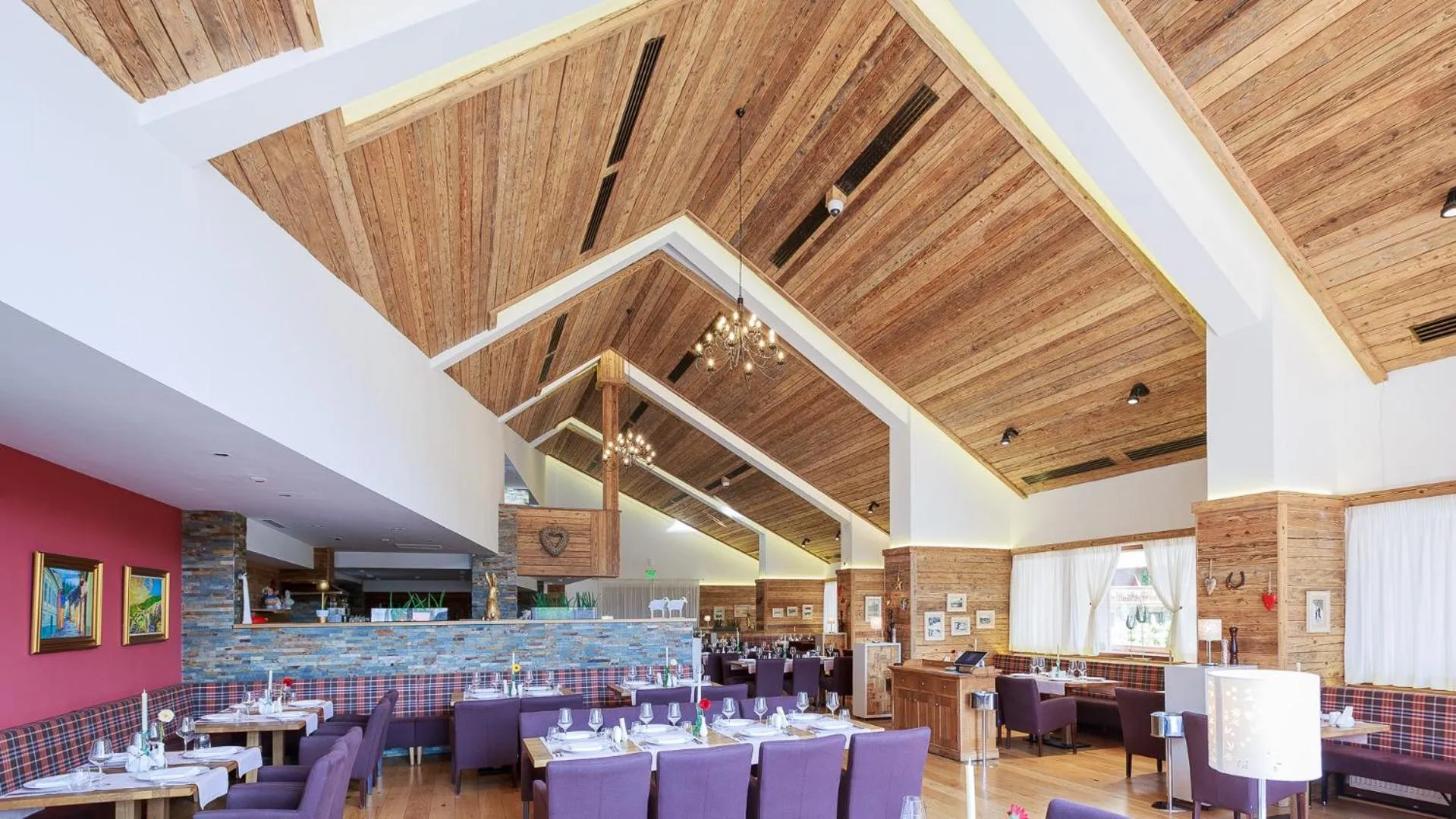 Restaurant/places to eat in Teleferic Grand Hotel