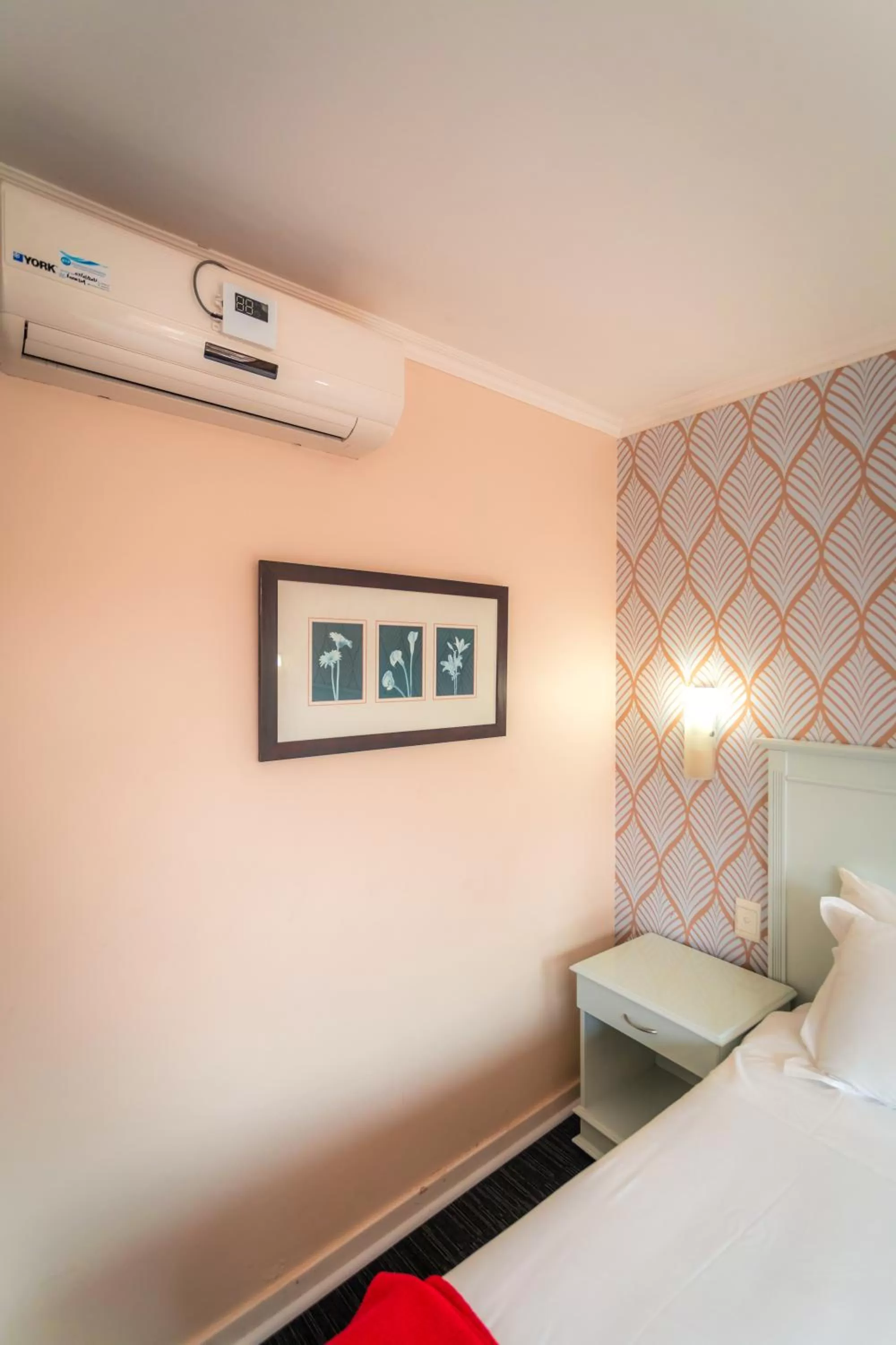 Bedroom, Bed in Florida Park Hotel, Florida Road