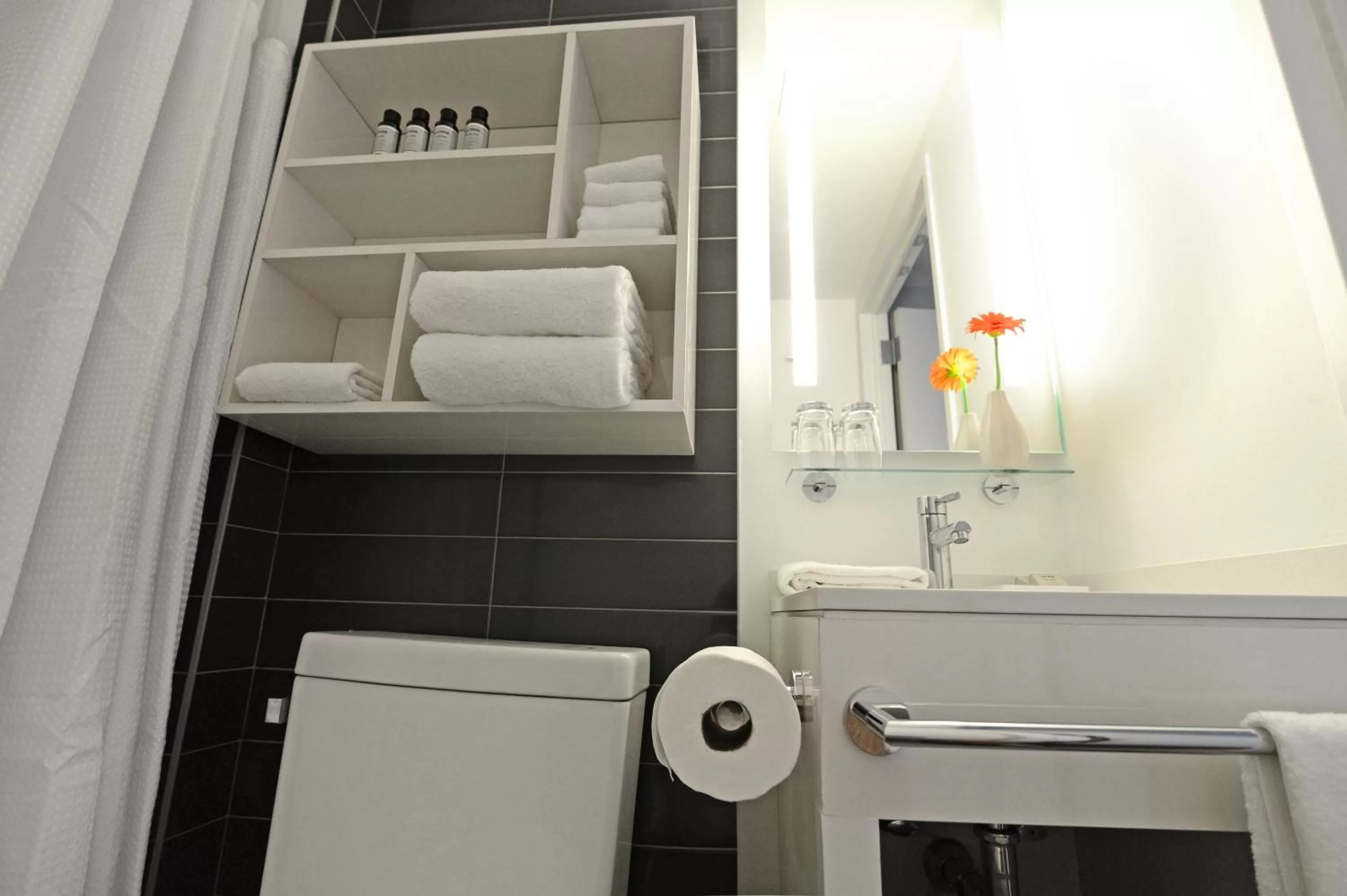 Bathroom in Edge Hotel Washington Heights